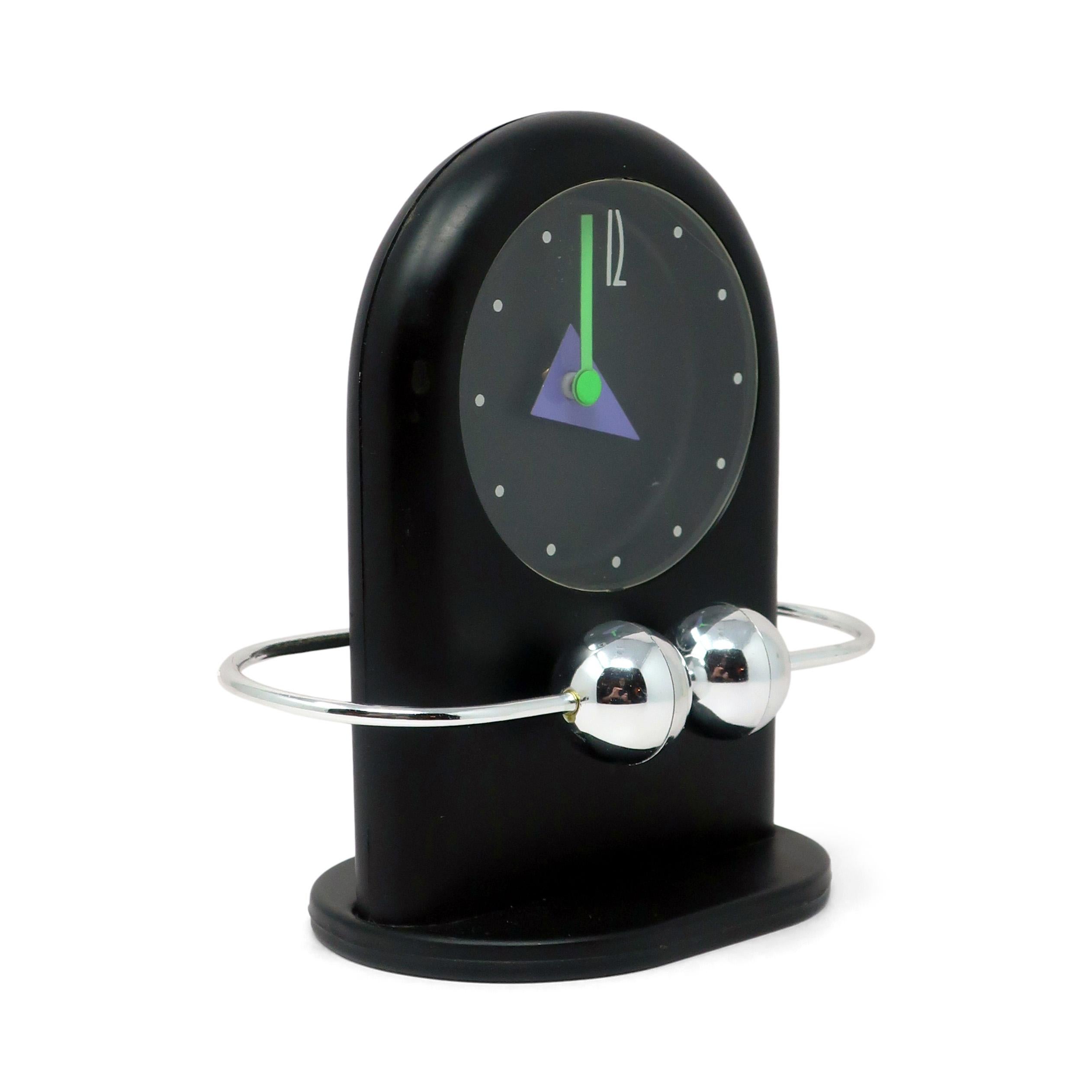 Post-Modern 1980s Postmodern Black & Silver Pendulum Desk Clock For Sale