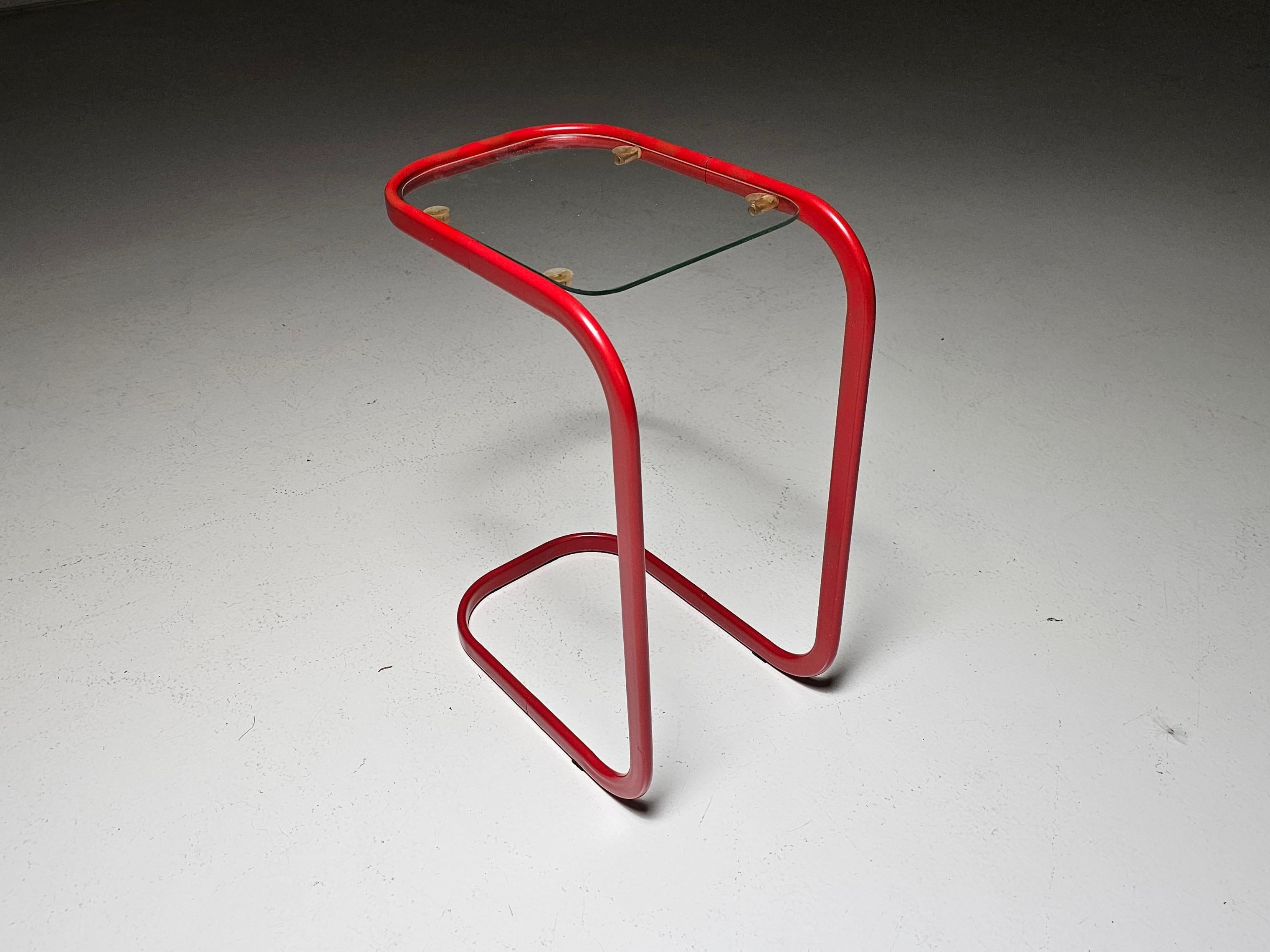 Late 20th Century 1980s Postmodern Cantilever C-Table in red lacquered metal and glass For Sale