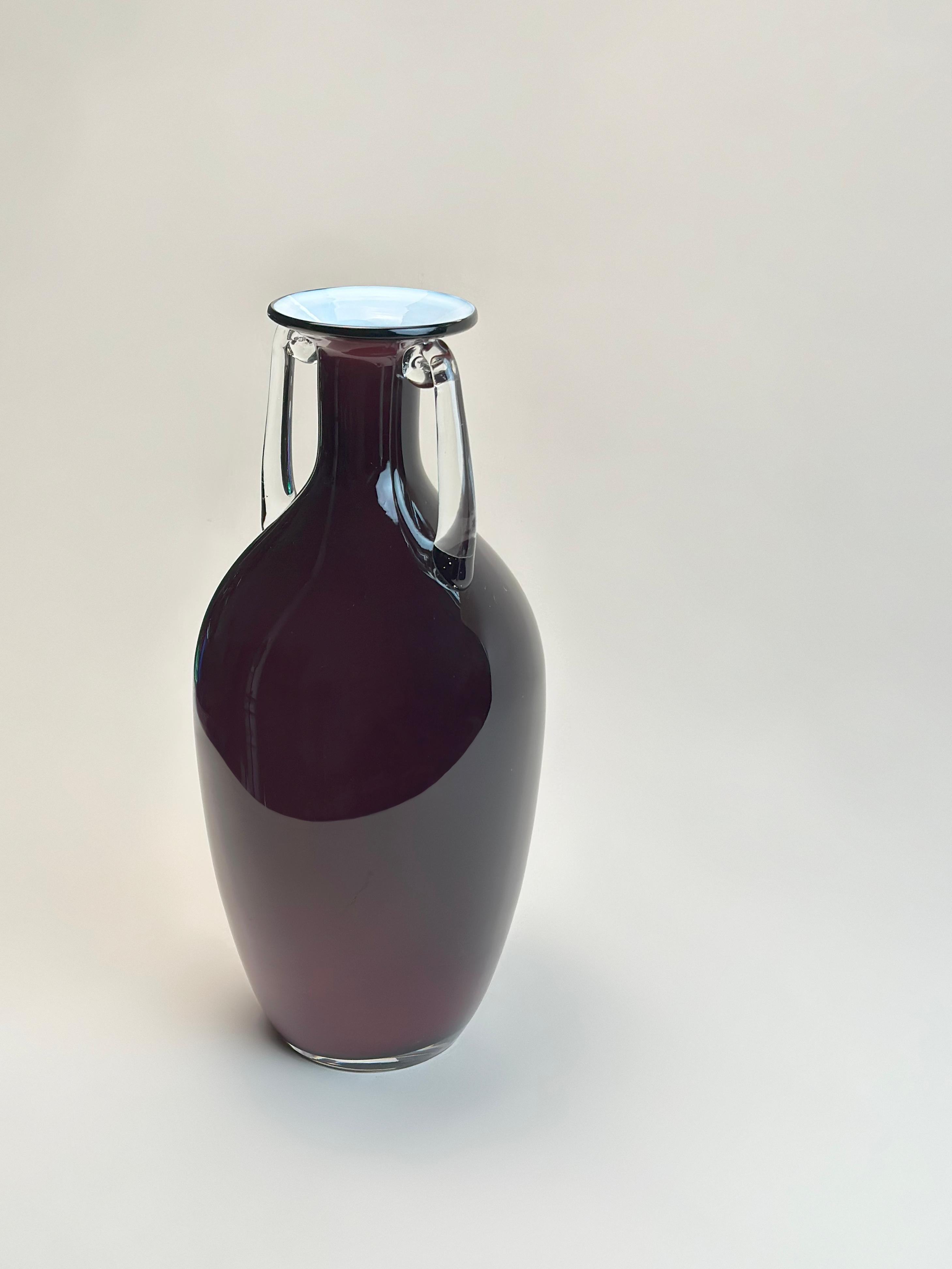Postmoderno Vaso ad anfora in vetro incamiciato postmoderno degli anni '80 di Jerzy Słuczan-Orkusz, Polonia in vendita