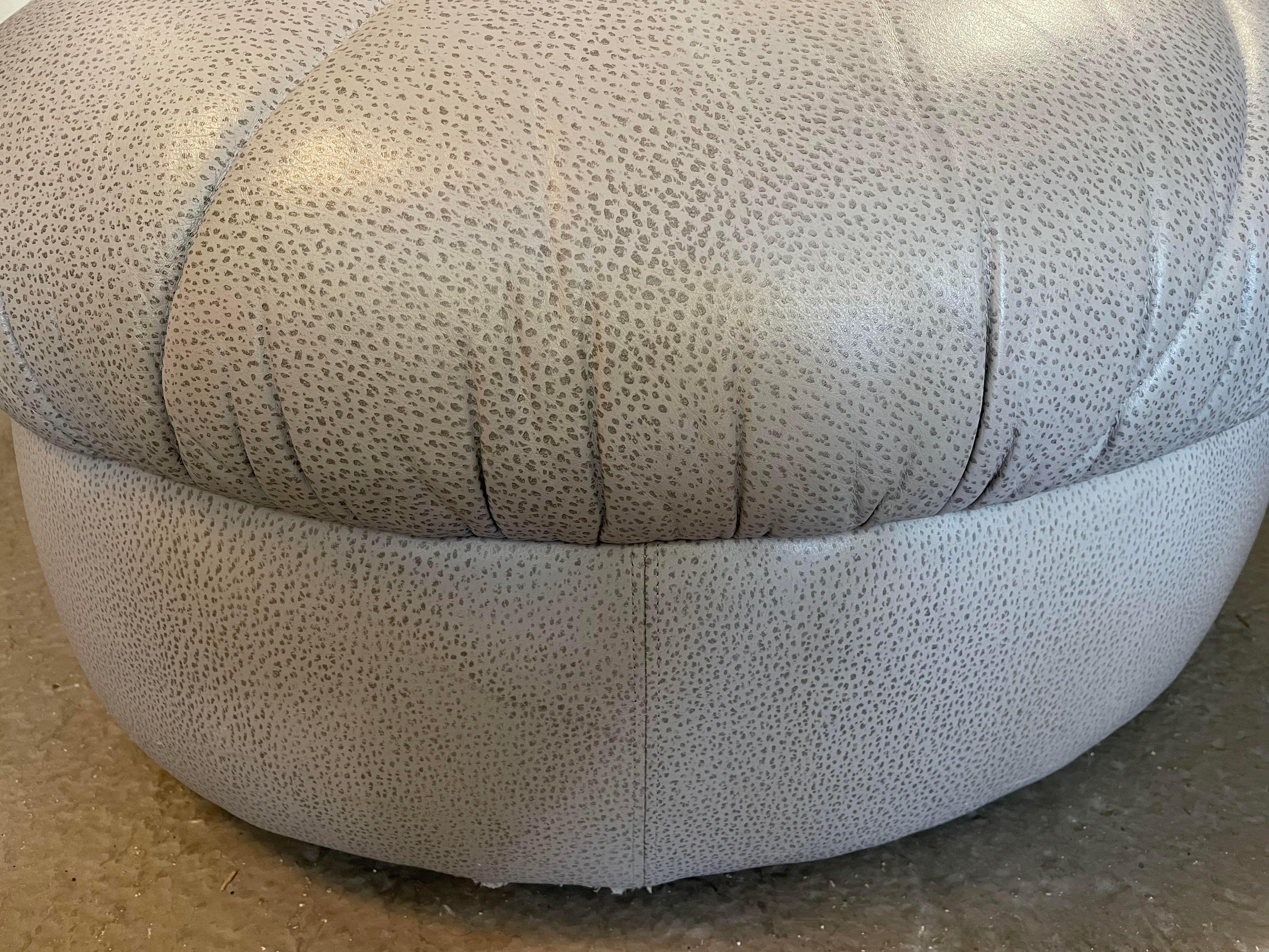 1980s Postmodern Chaise Lounge 1