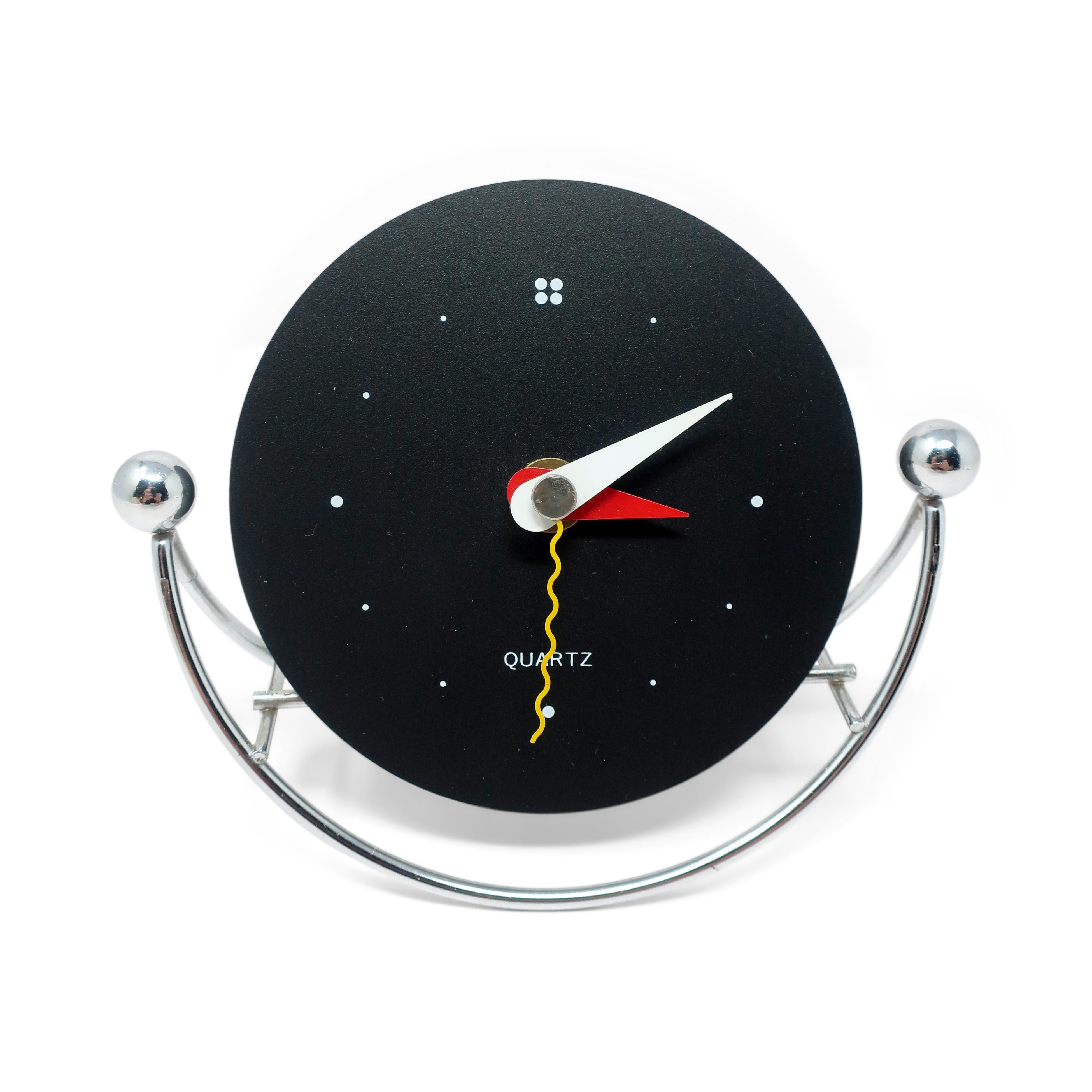 Postmoderno 1980s Postmodern Chrome Rocking Desk Clock in vendita