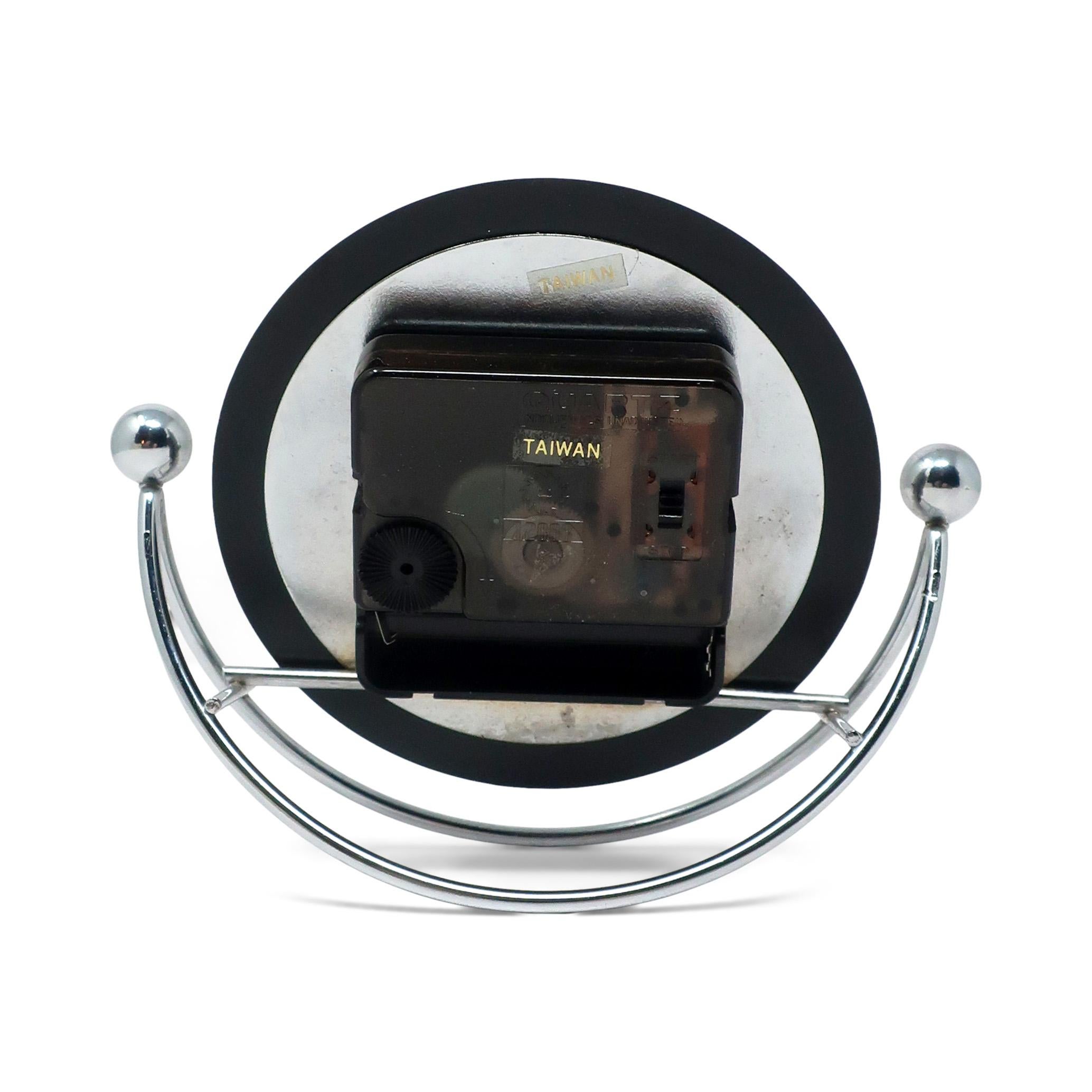 1980s Postmodern Chrome Rocking Desk Clock in vendita 1