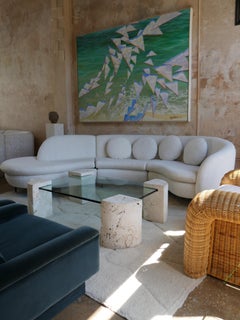 Table basse postmoderne en pierre de corail et verre des années 1980