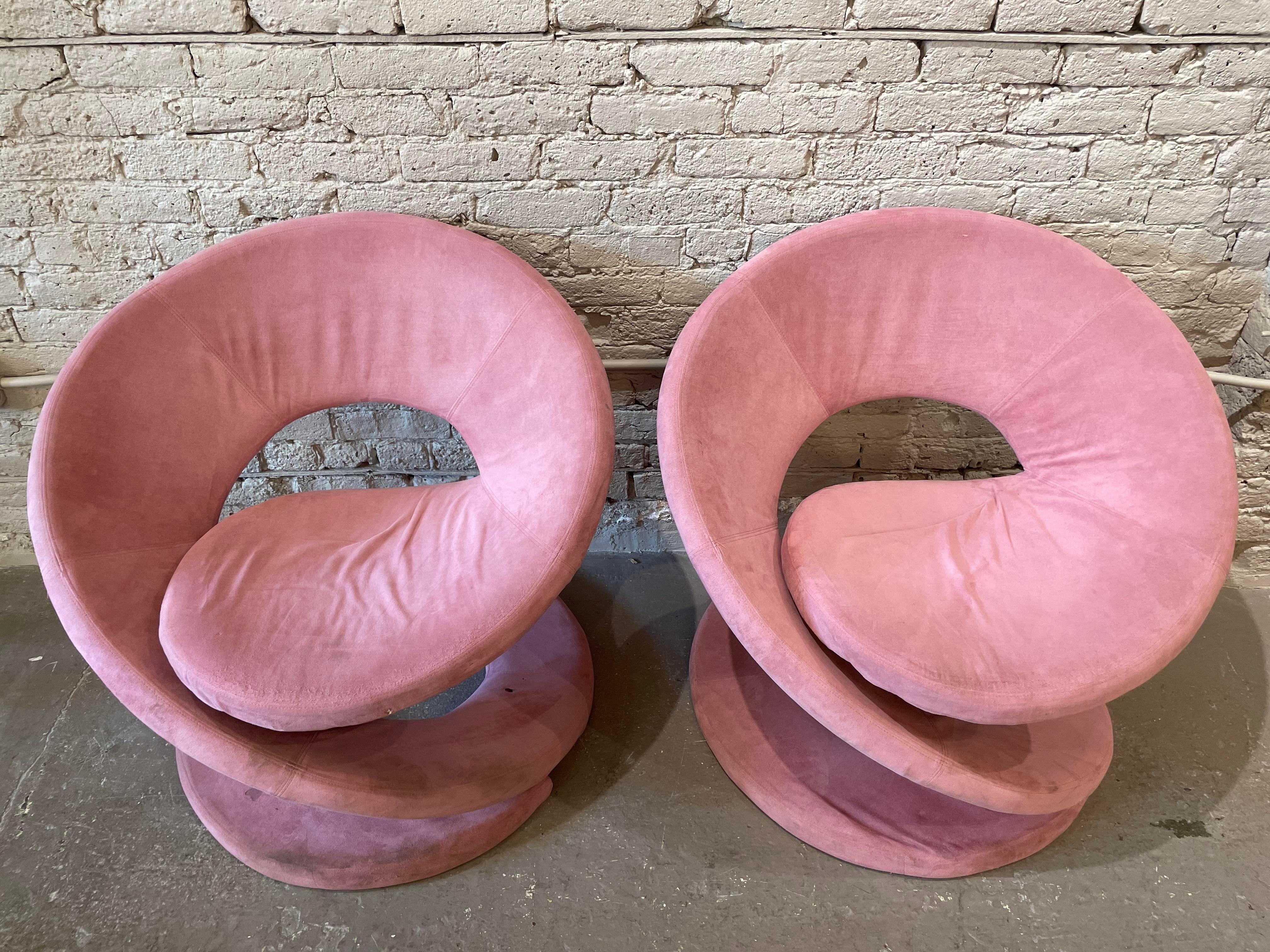 1980s Postmodern Corkscrew Chairs Attributed to Quebec 69 Jaymar - a Pair In Good Condition For Sale In Chicago, IL
