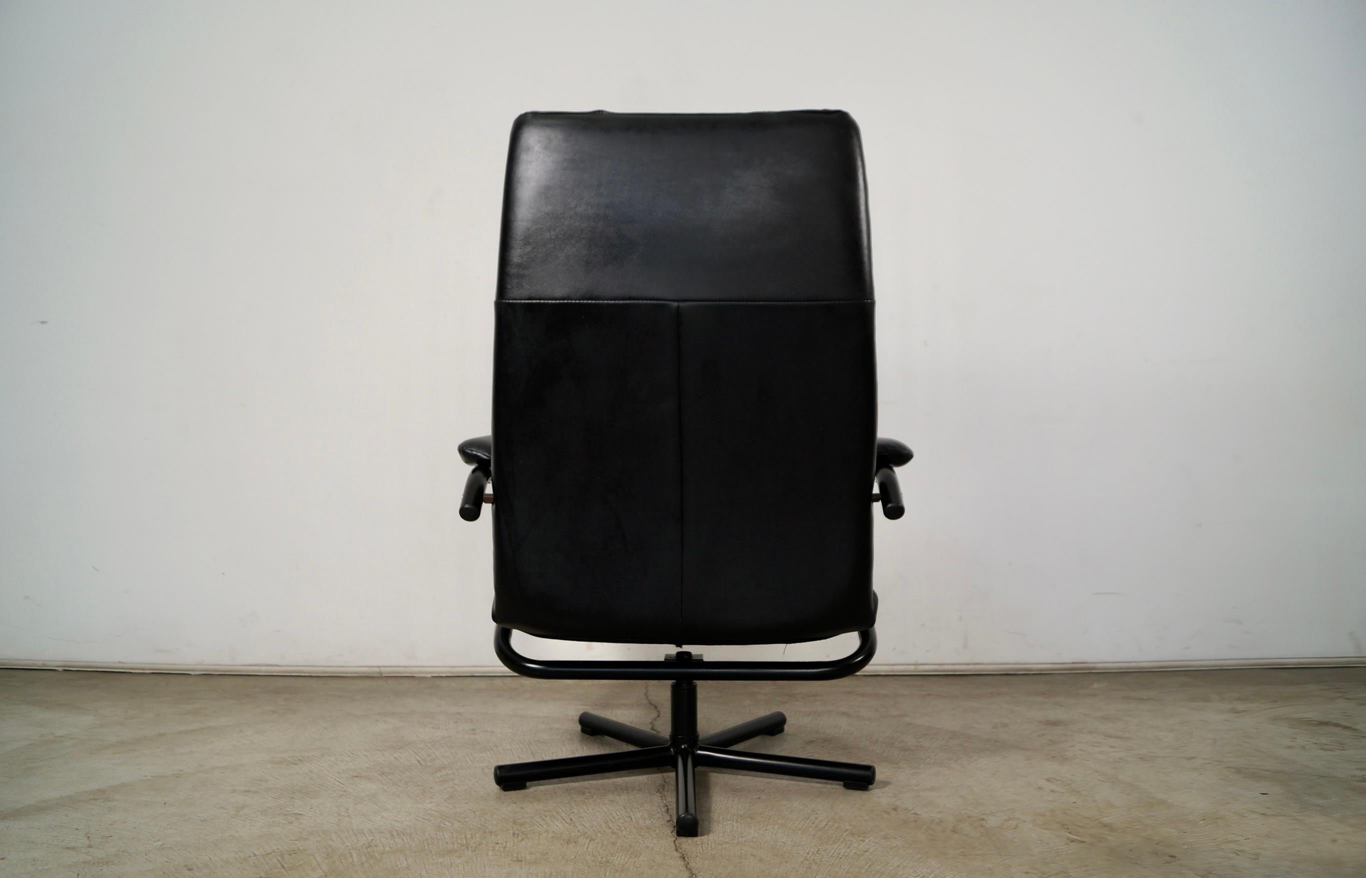 1980's Postmodern Danish Leather Reclining Lounge Chair by Kebe 4