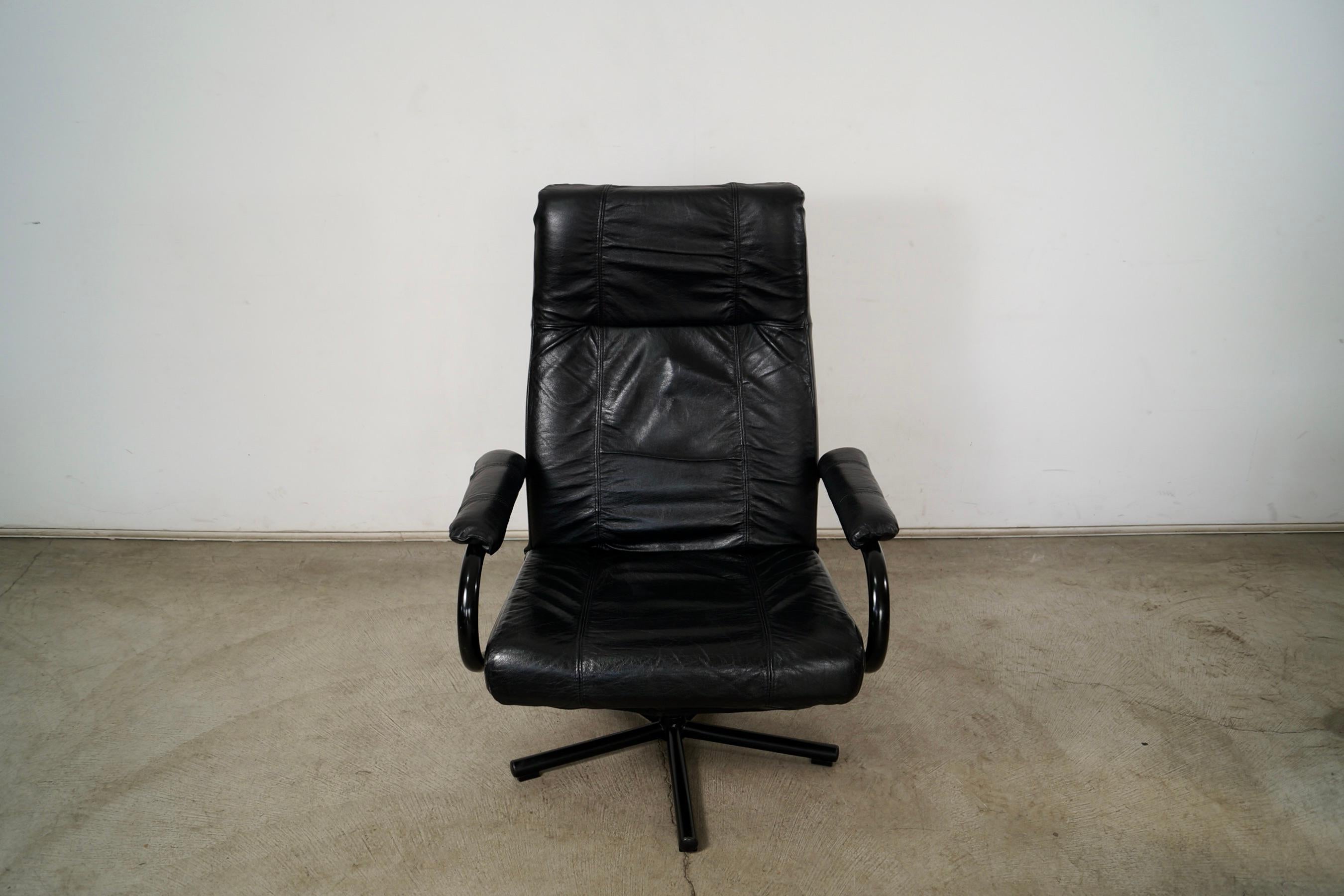 Post-Modern 1980's Postmodern Danish Leather Reclining Lounge Chair by Kebe