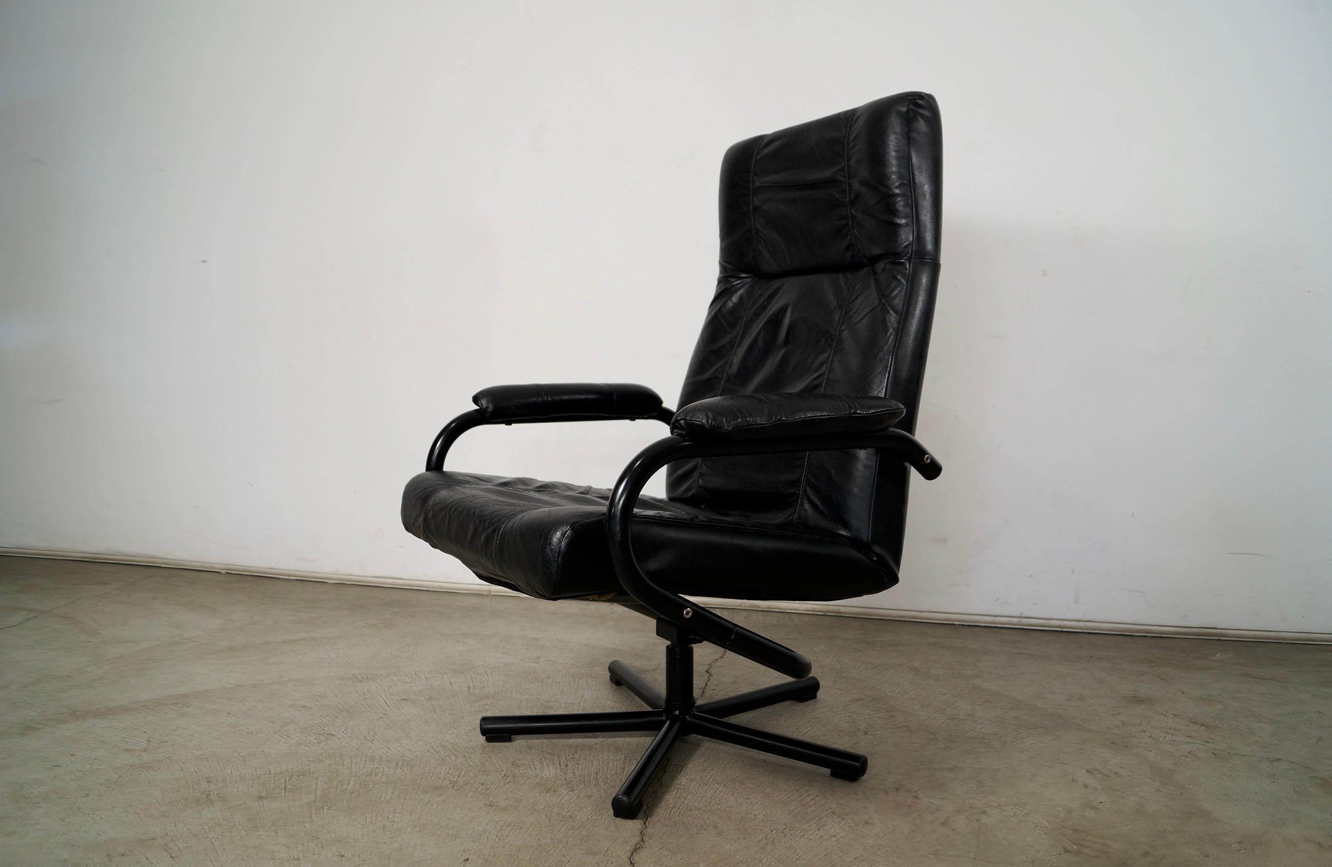 Late 20th Century 1980's Postmodern Danish Leather Reclining Lounge Chair by Kebe