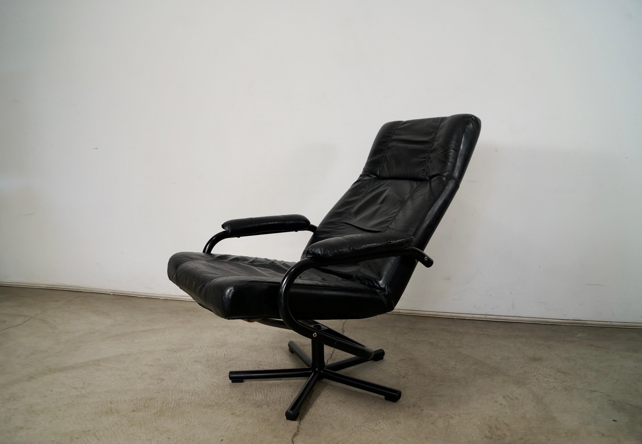 Metal 1980's Postmodern Danish Leather Reclining Lounge Chair by Kebe