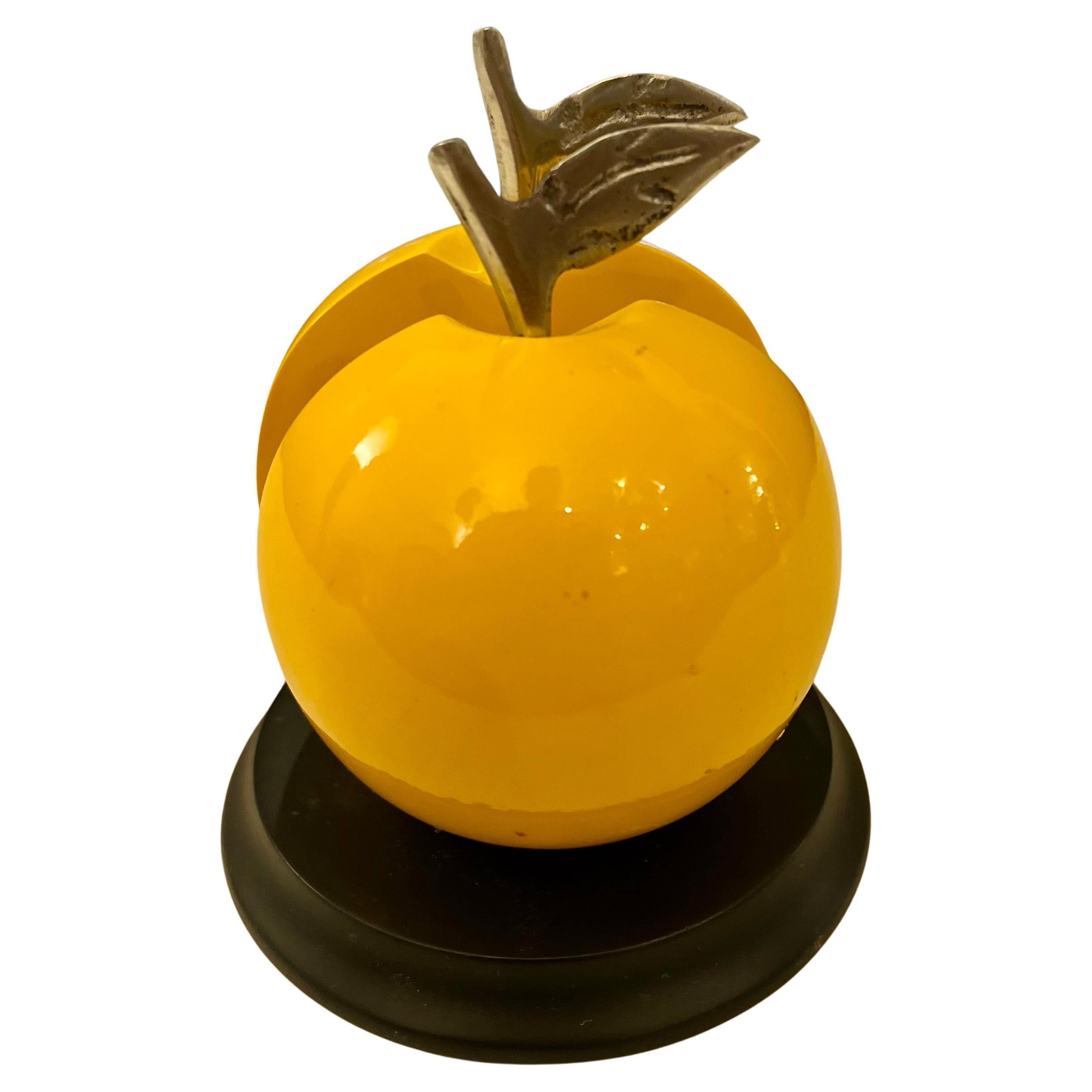 Postmoderne Porte-enveloppe en forme de pomme postmoderne de bureau des années 1980 en vente