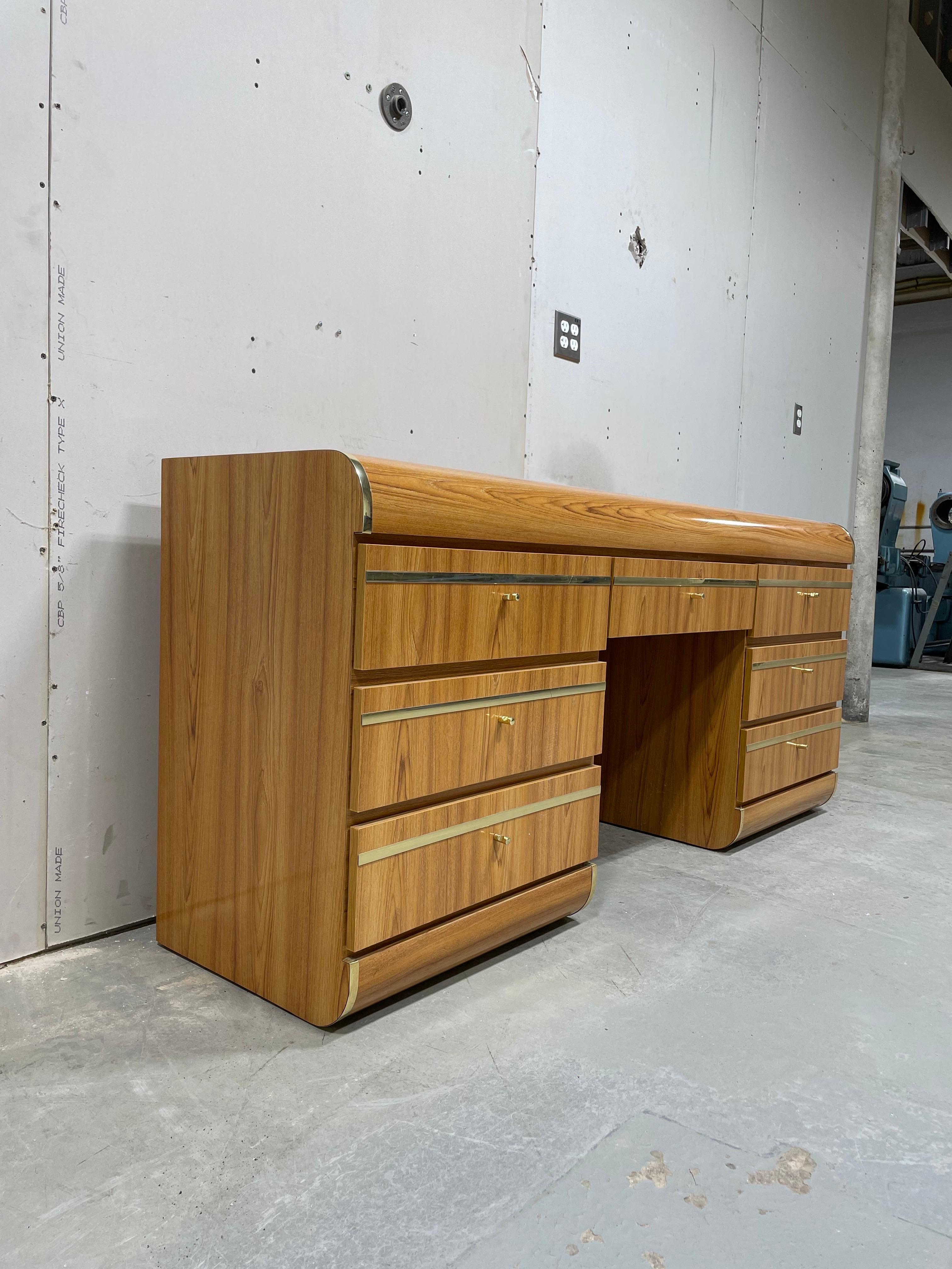 1980s dresser with mirror