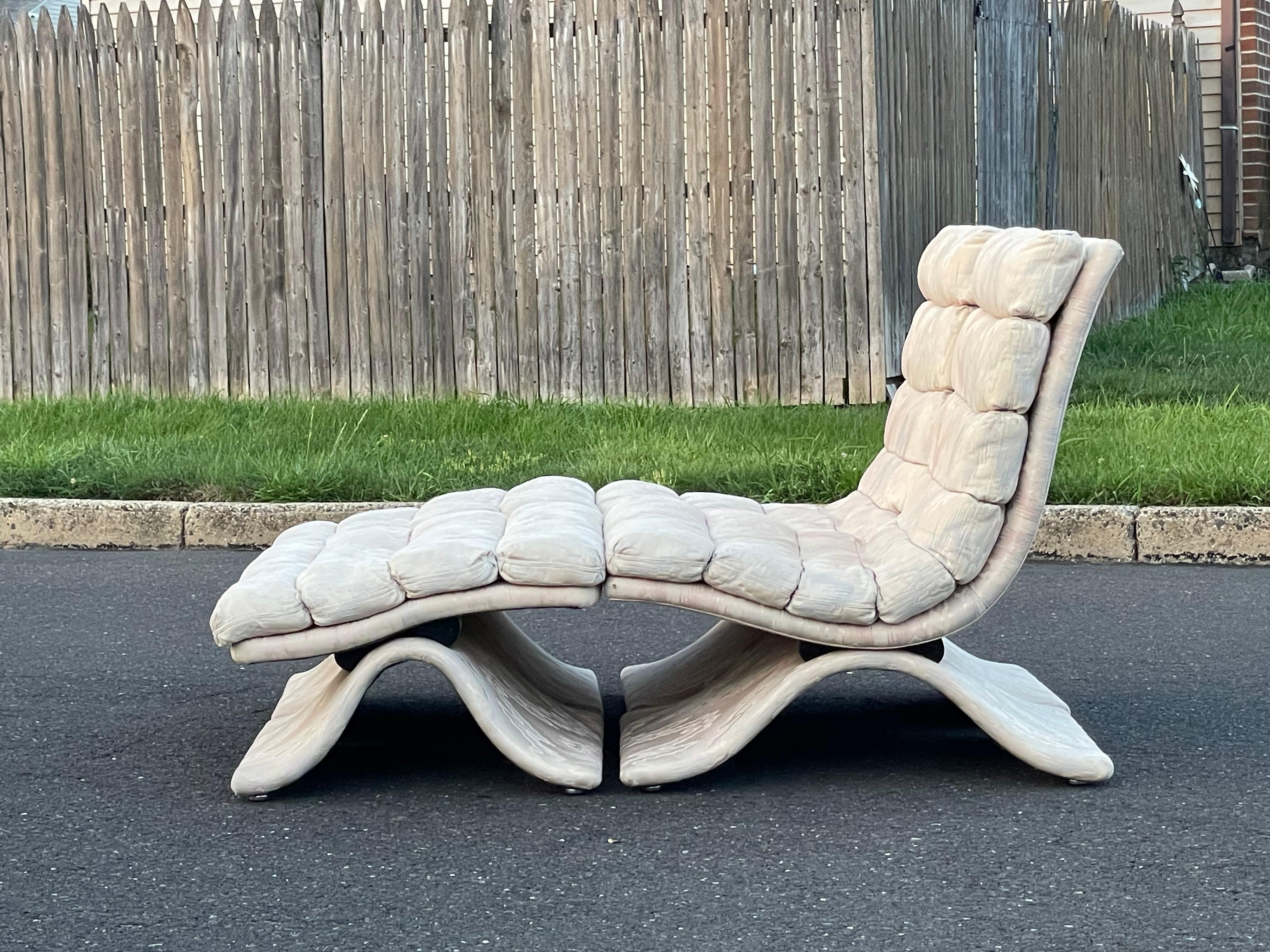 Late 20th Century 1980s Postmodern Drexel Scoop Lounge Chair & Foot Stool-A Pair  For Sale