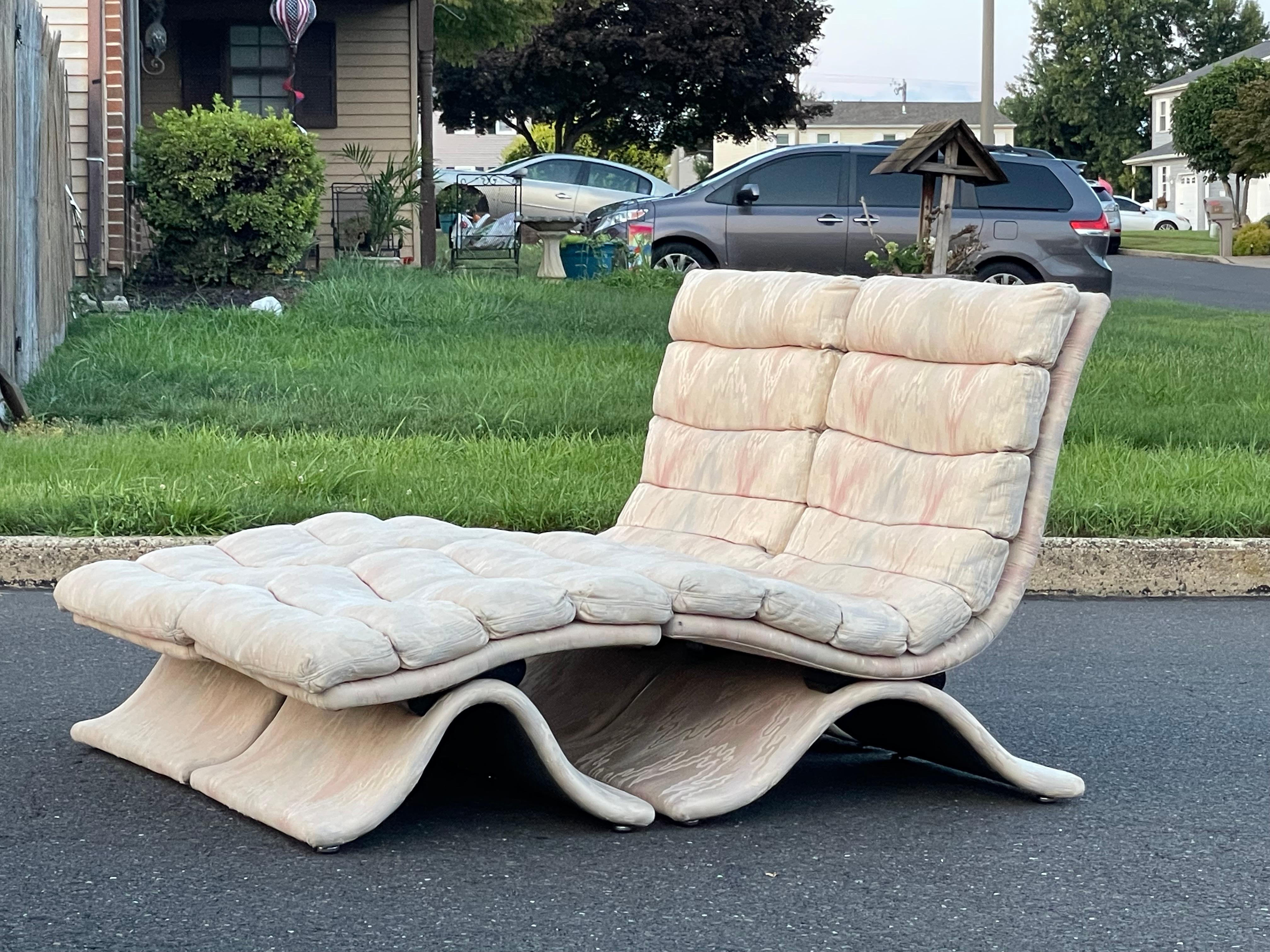 Upholstery 1980s Postmodern Drexel Scoop Lounge Chair & Foot Stool-A Pair  For Sale
