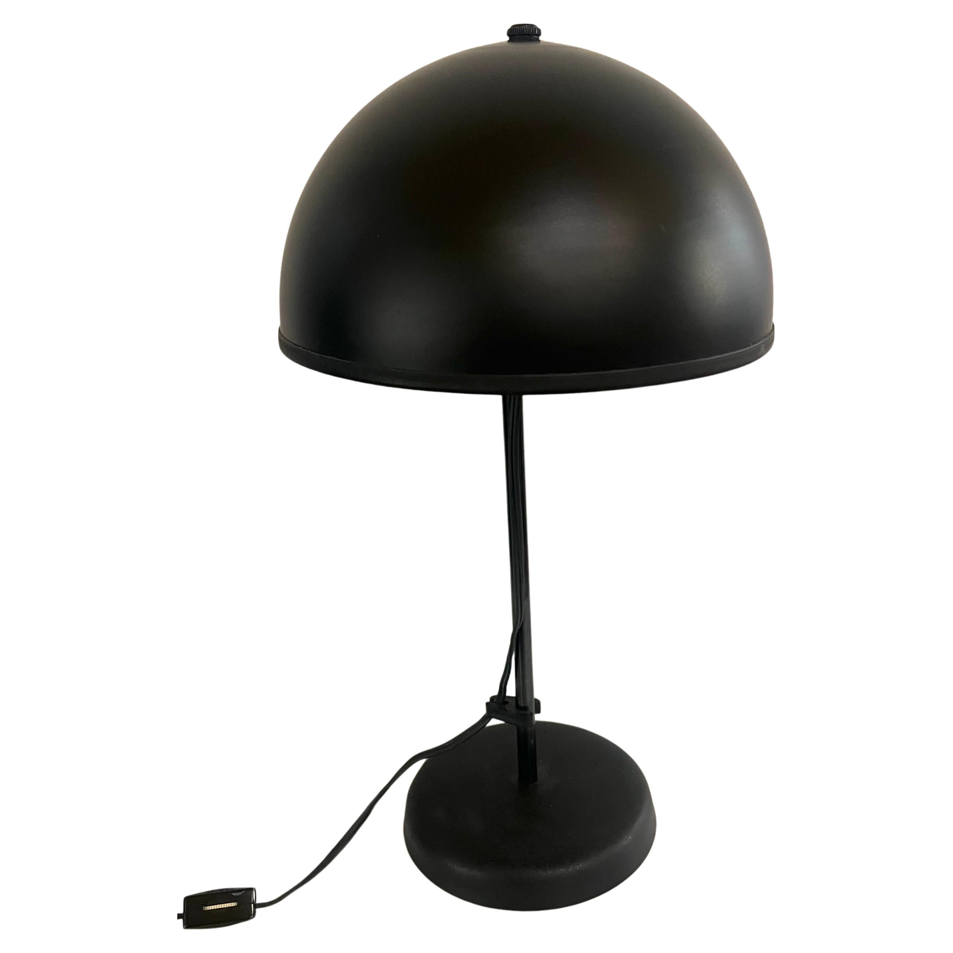 American 1980's Postmodern Enameled Metal Small Desk Table Lamp  For Sale