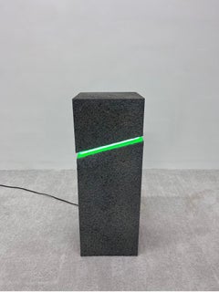 Guéridon postmoderne des années 1980 en peinture verte néon et éclaboussures