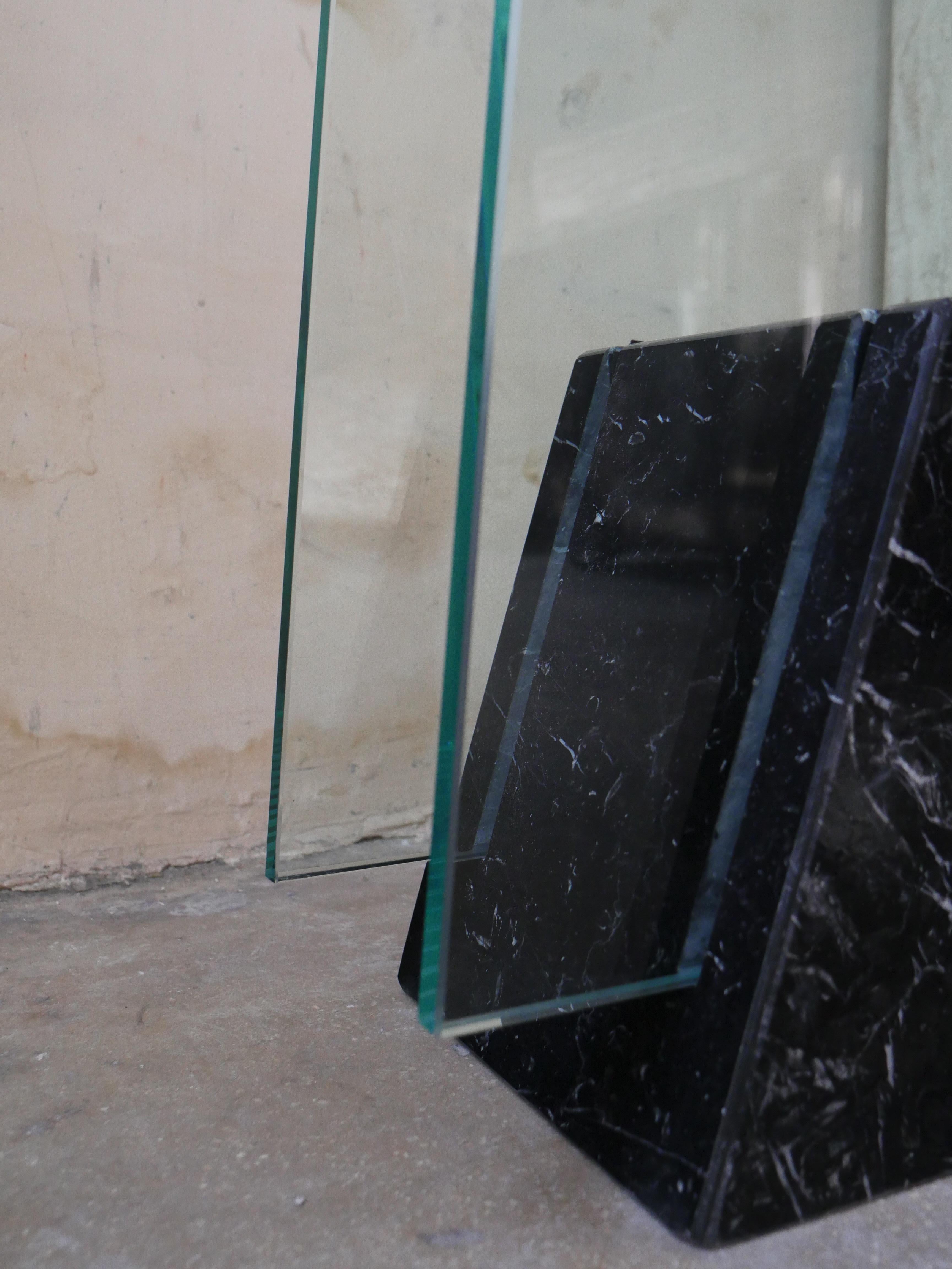 1980s Postmodern Italian Breccia Marble and Glass Geometric Pedestal For Sale 6