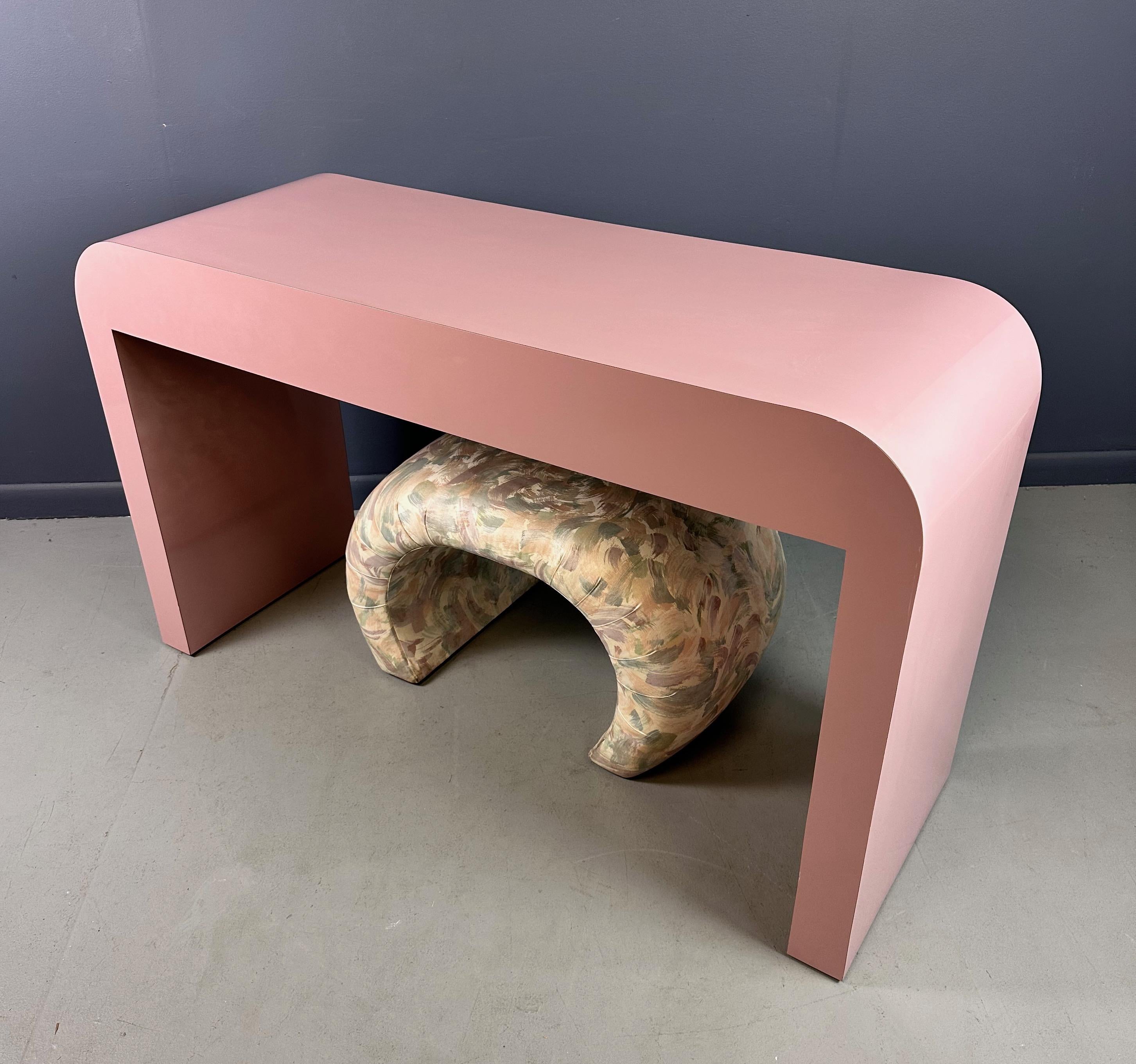 North American 1980s Postmodern Mauve Waterfall Laminate Desk with Two Drawers and custom Bench