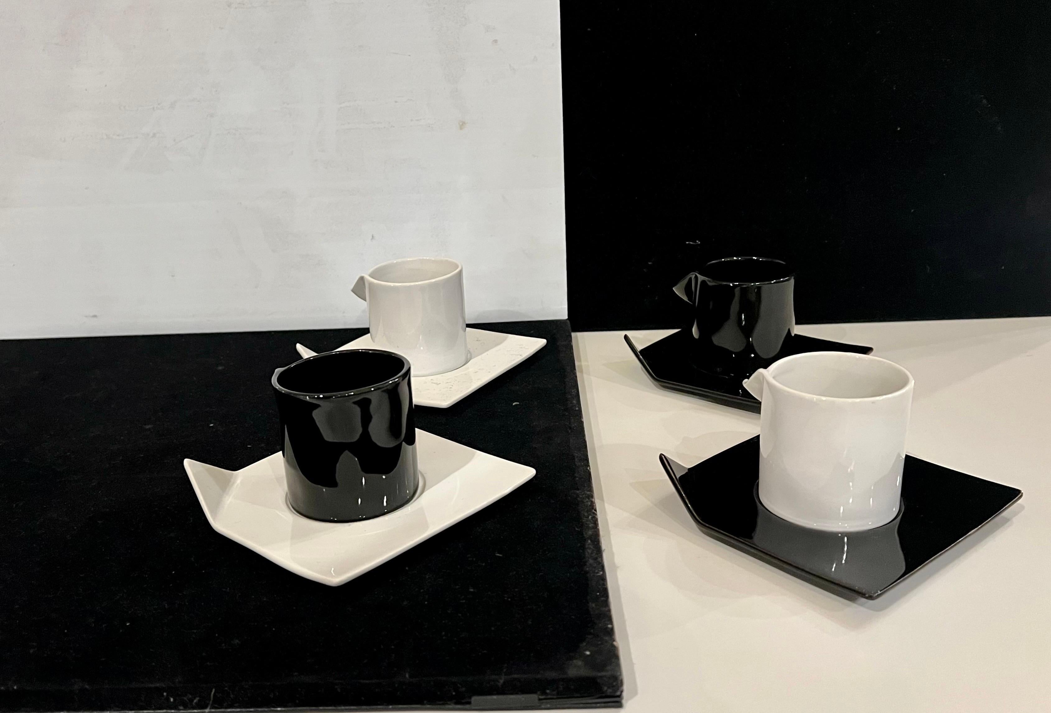 1980's Postmodern Memphis Era Set of 4 espresso Ceramic Origami Cups & Saucers  In Excellent Condition In San Diego, CA