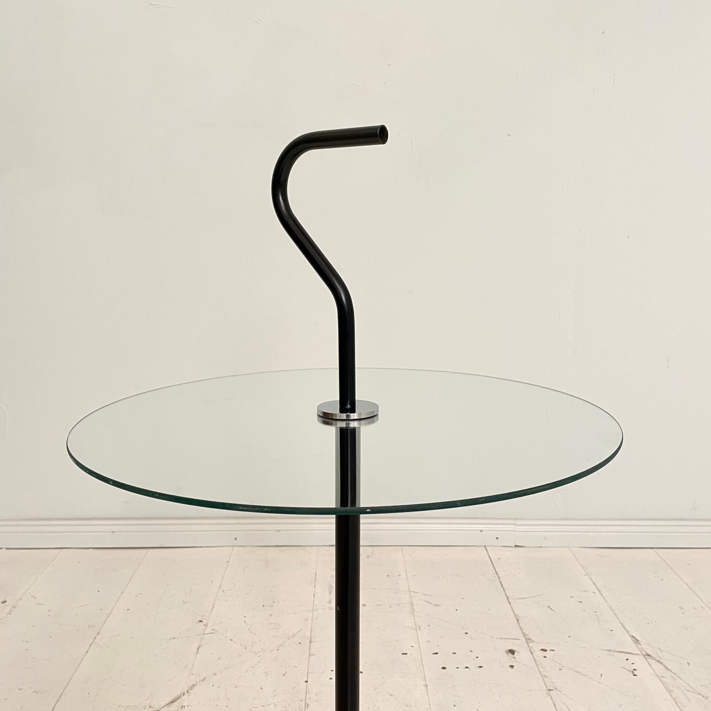 1980s Postmodern Memphis Side Table in Black Lacquered Metal and Glass In Good Condition In Berlin, DE