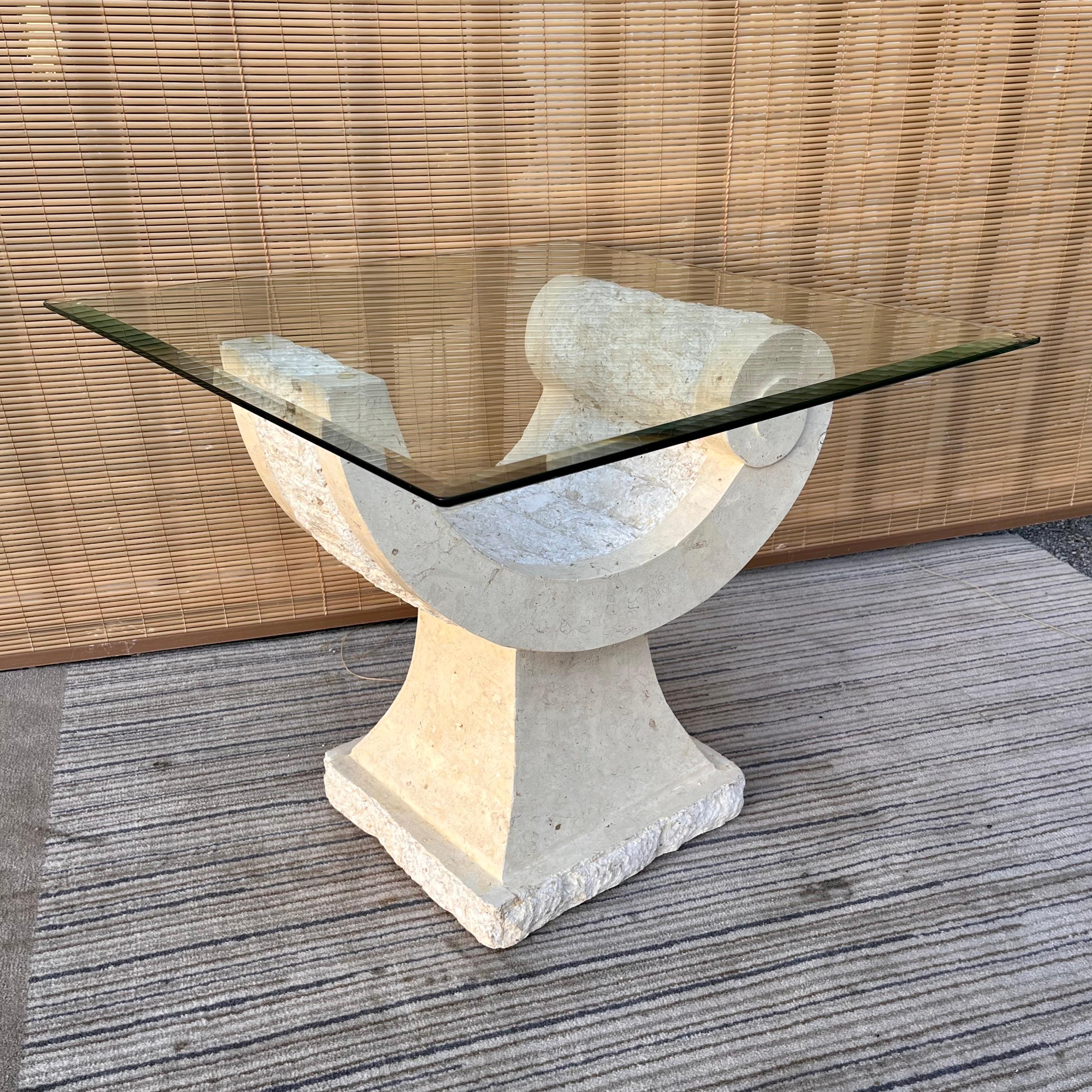1980s Postmodern Natural Mactan stone Accent / End Table with Glass Top In Good Condition For Sale In Miami, FL