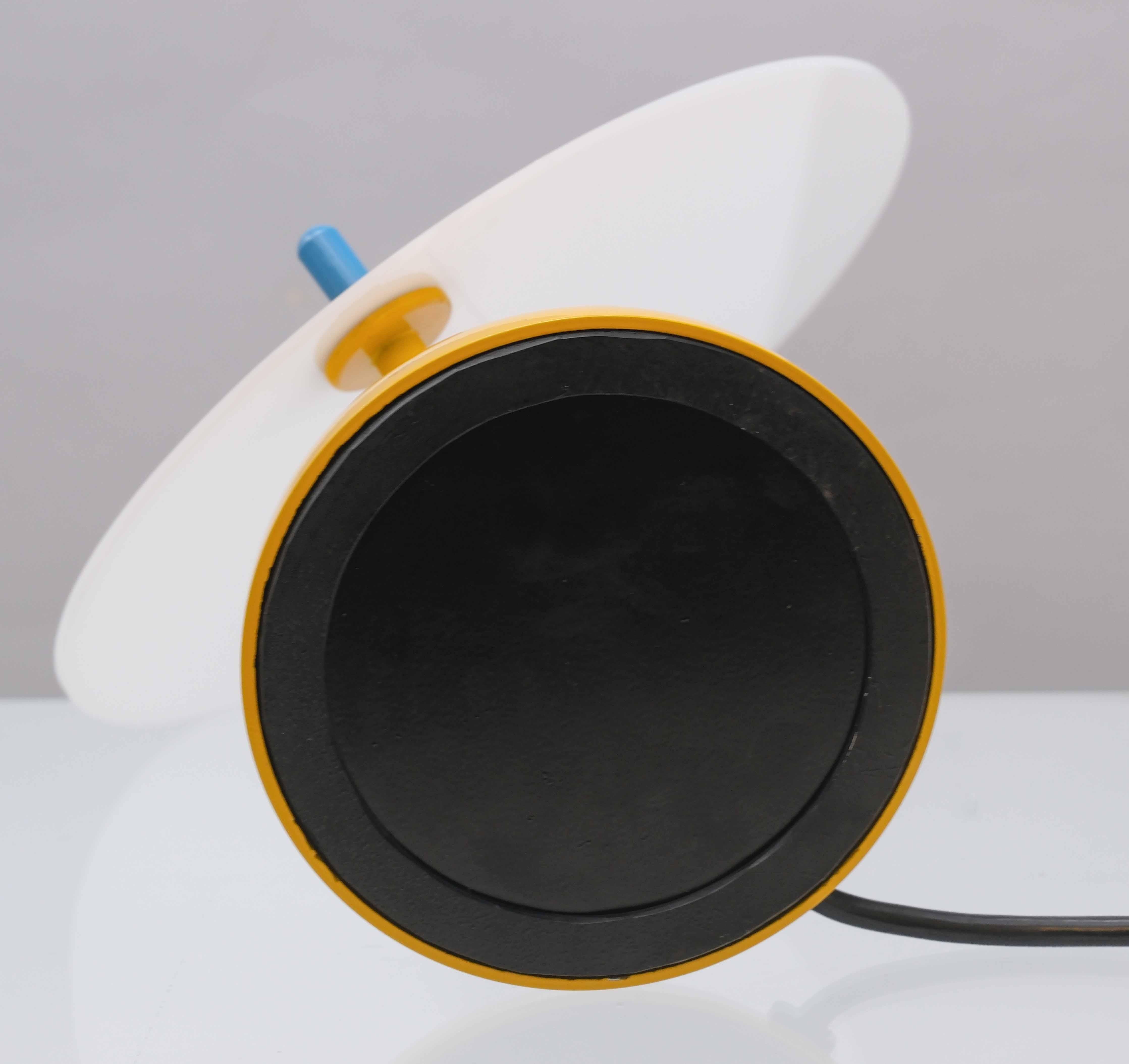 1980’s Postmodern Pall Table Lamp Designed By Raul Barbieri & Giorgio Marianelli For Sale 4