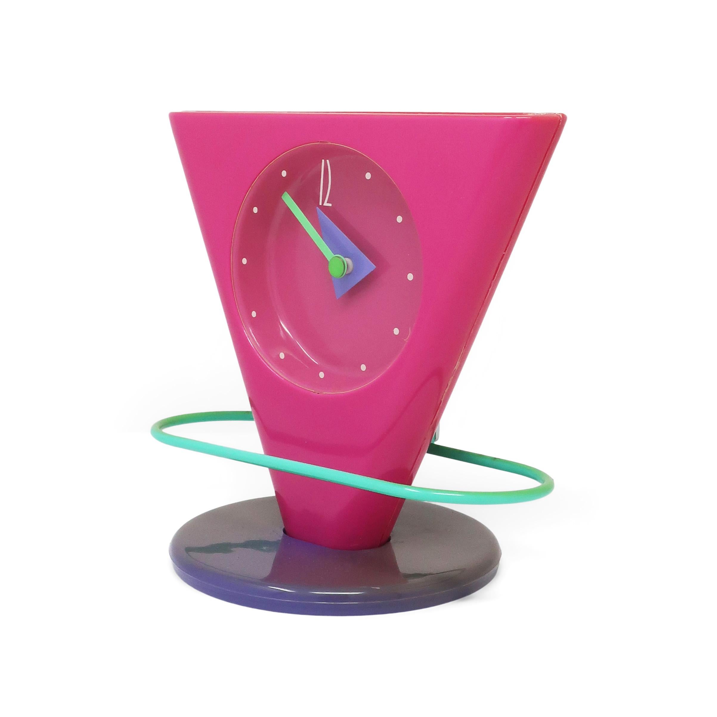 Pendule de bureau postmoderne des années 1980 Bon état - En vente à Brooklyn, NY