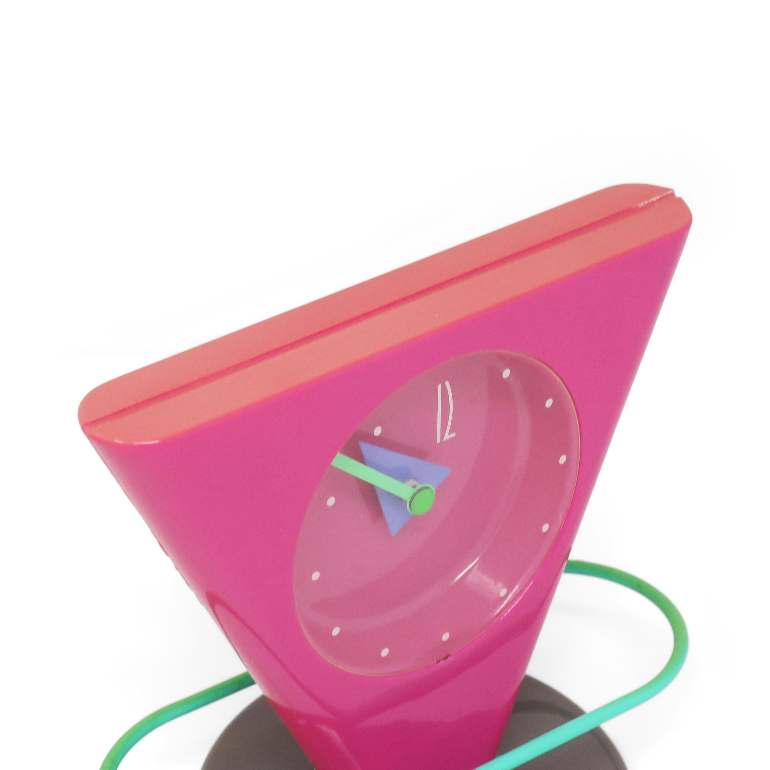 Pendule de bureau postmoderne des années 1980 en vente 3