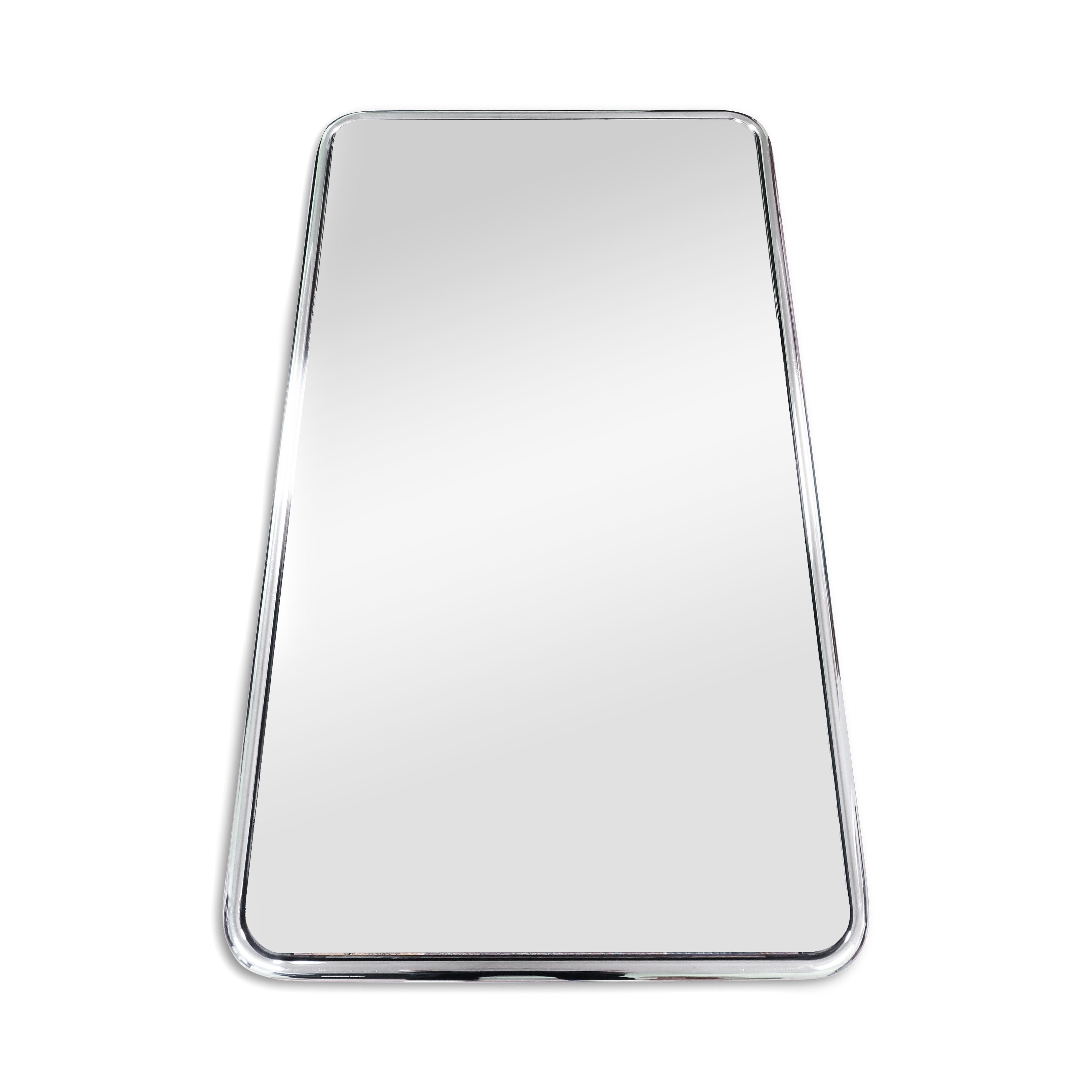 An outstanding postmodern chrome and glass coffee table designed by Gianfranco Frattini for Cassina in 1968, which has shades of John Mascheroni's Tubo line, Breuton's tables, Charles Pfister work for Knoll, Milo Baughman designs, and the Pace