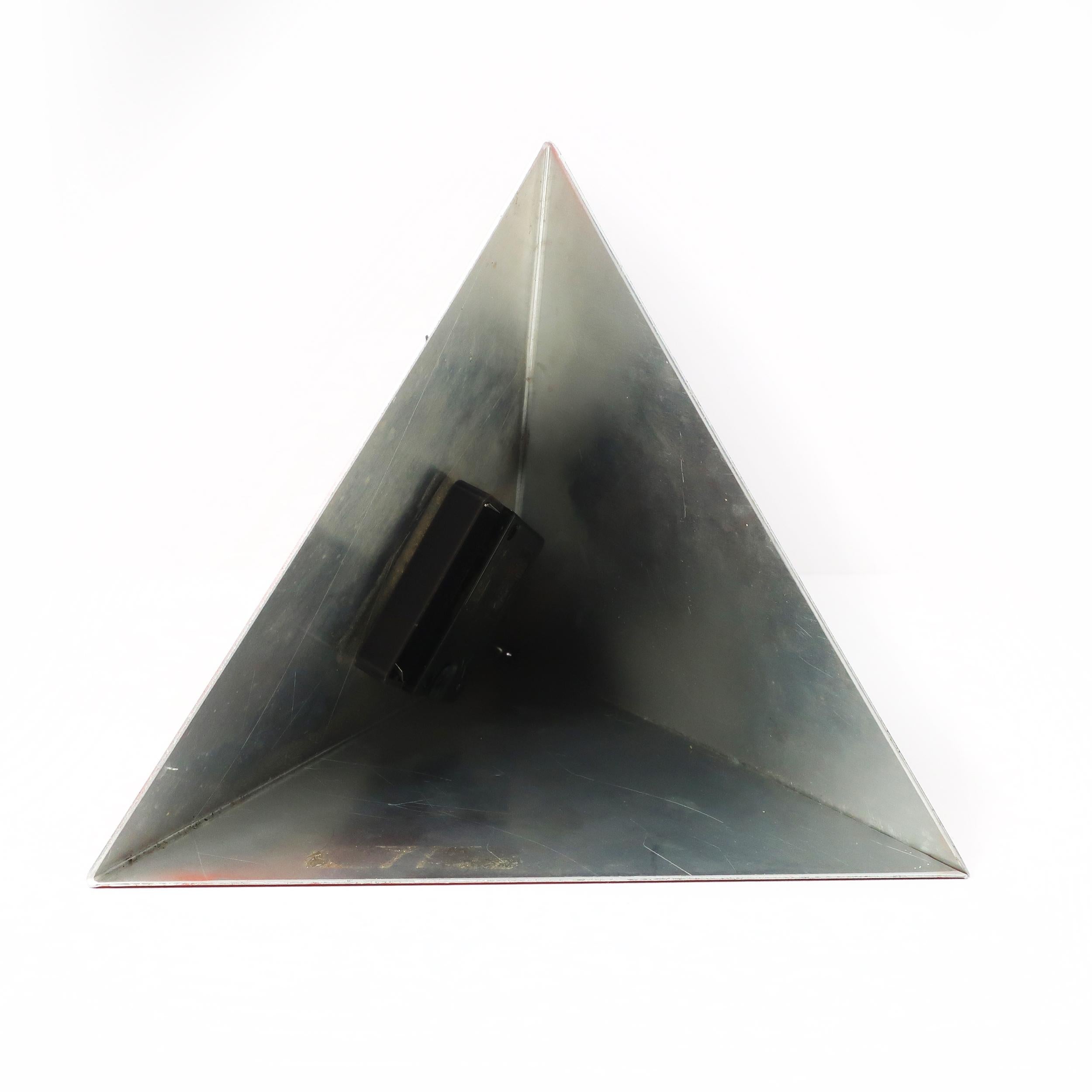 20th Century 1980s Postmodern Red Metal Pyramid Clock For Sale