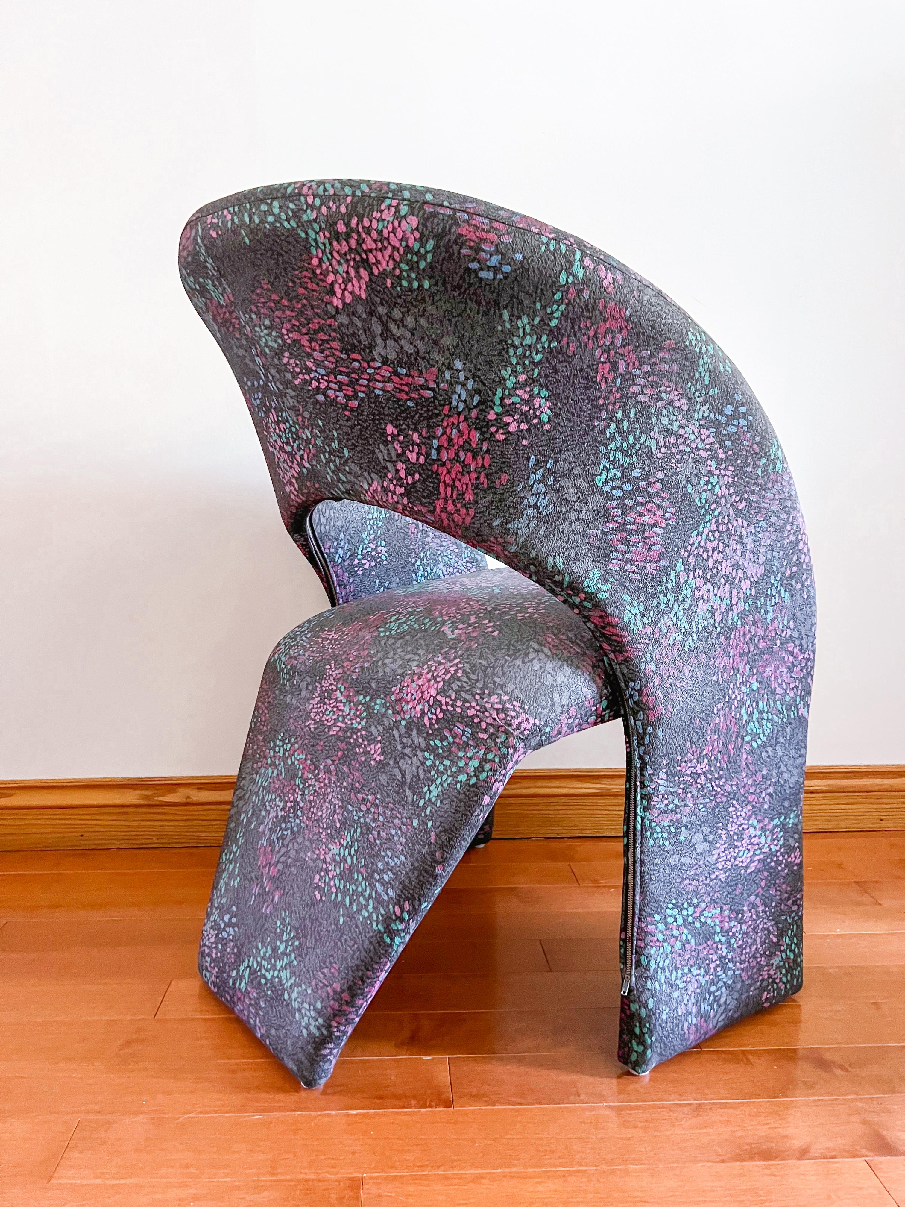 1980s Postmodern Sculptural Chair in the Style of Jaymar In Good Condition For Sale In Toronto, CA