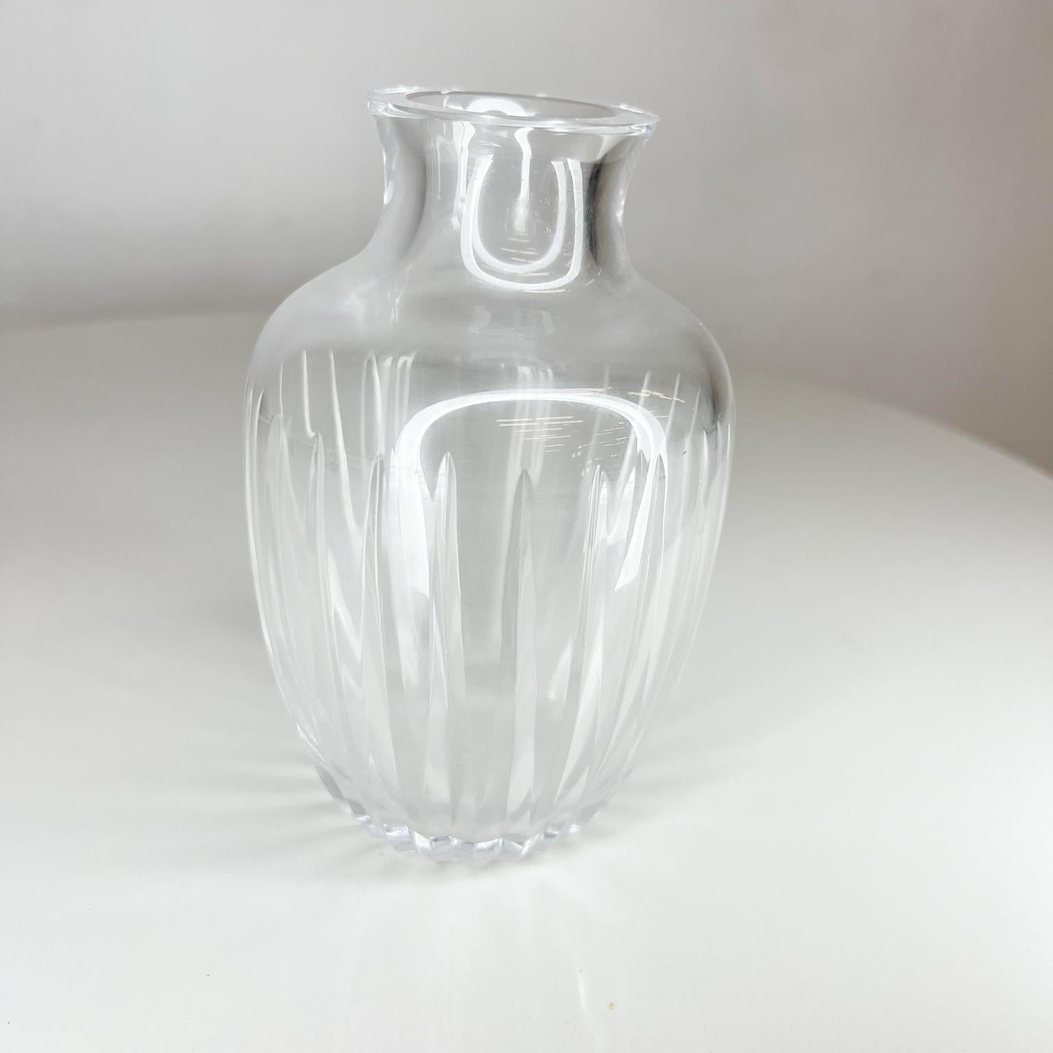 1980s Postmodern Petite Vase Sculptural Glass Clean Lines Ribbed Design In Good Condition In Chula Vista, CA