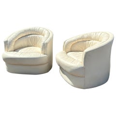 Fauteuils pivotants postmodernes des années 1980 en cuir blanc attribués à Milo Baughman
