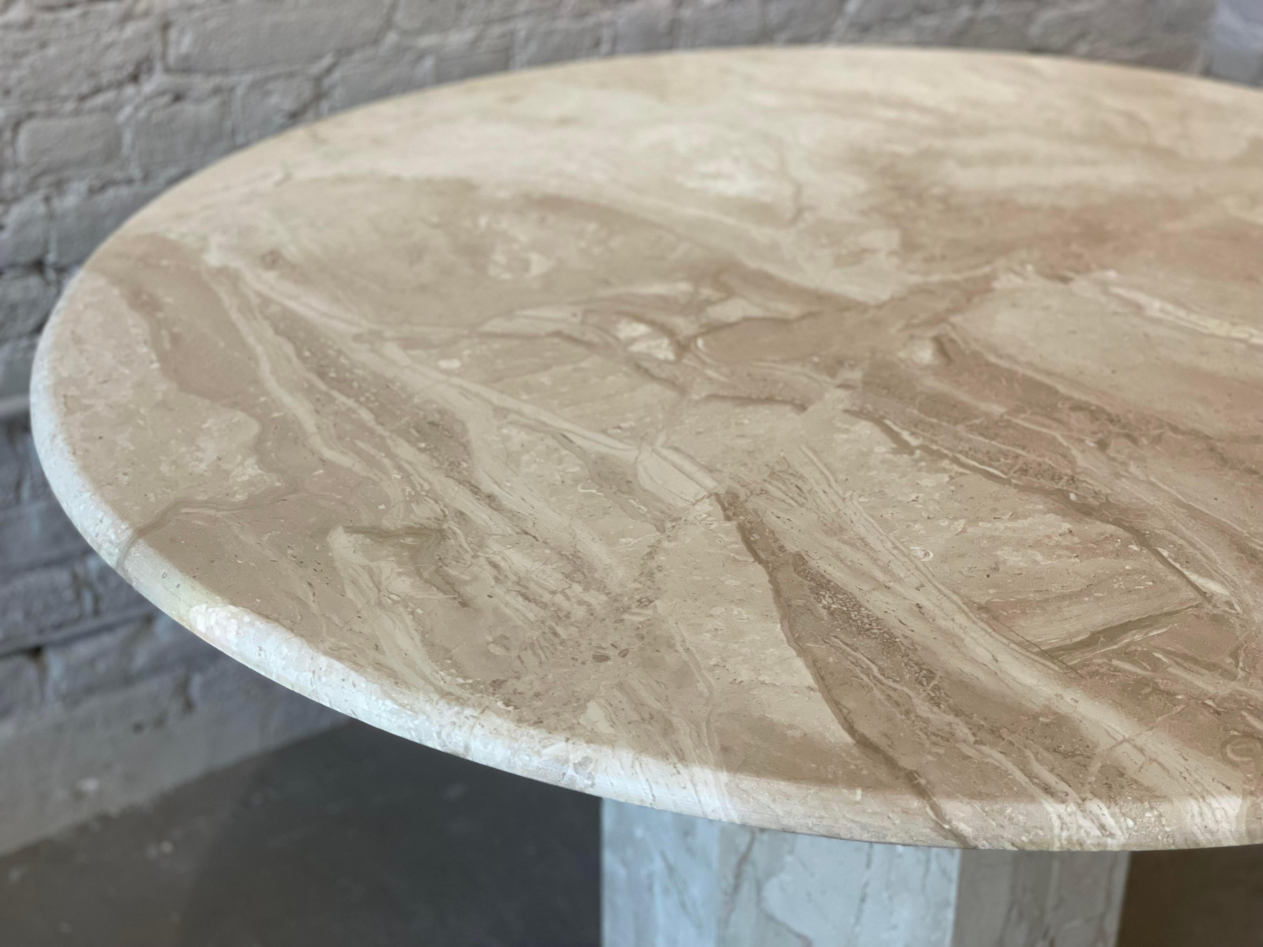 1980s Postmodern Vintage Travertine Round Dining/Entry Table Honed In Excellent Condition For Sale In Chicago, IL