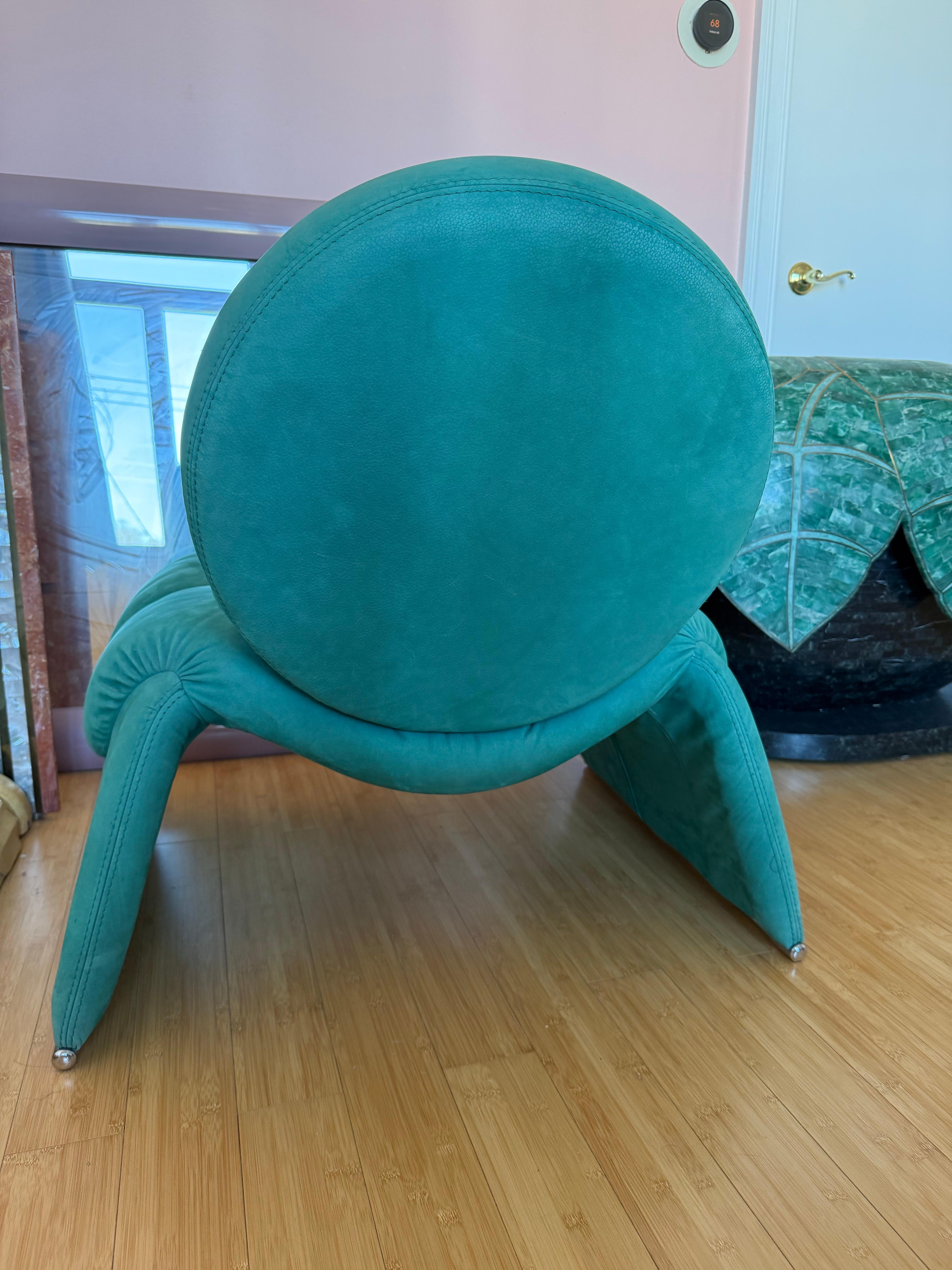 1980s Postmodern Vittorio Introini Style Weißer Lederstuhl (Ende des 20. Jahrhunderts) im Angebot