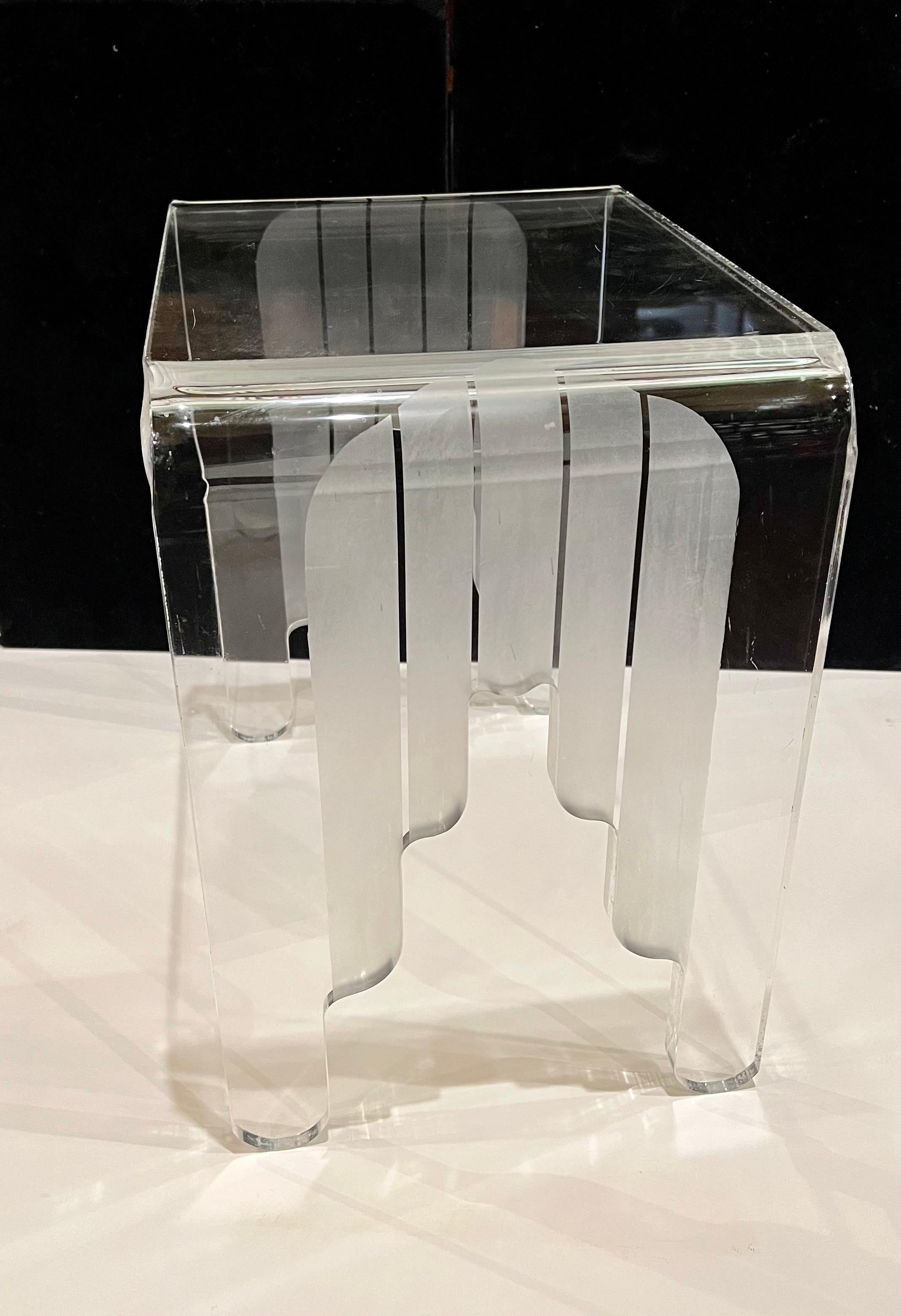 20th Century 1980s Postmodern Waterfall Art Deco Style Clear & Frosted Lucite Table For Sale