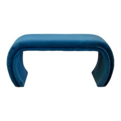 Banc ottoman postmoderne en velours bleu et cascade des années 1980