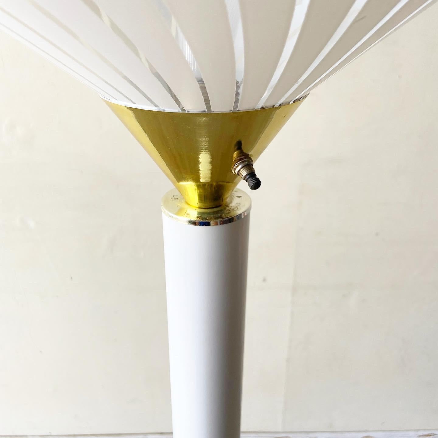 1980s Postmodern White and Gold Floor Lamp In Good Condition For Sale In Delray Beach, FL