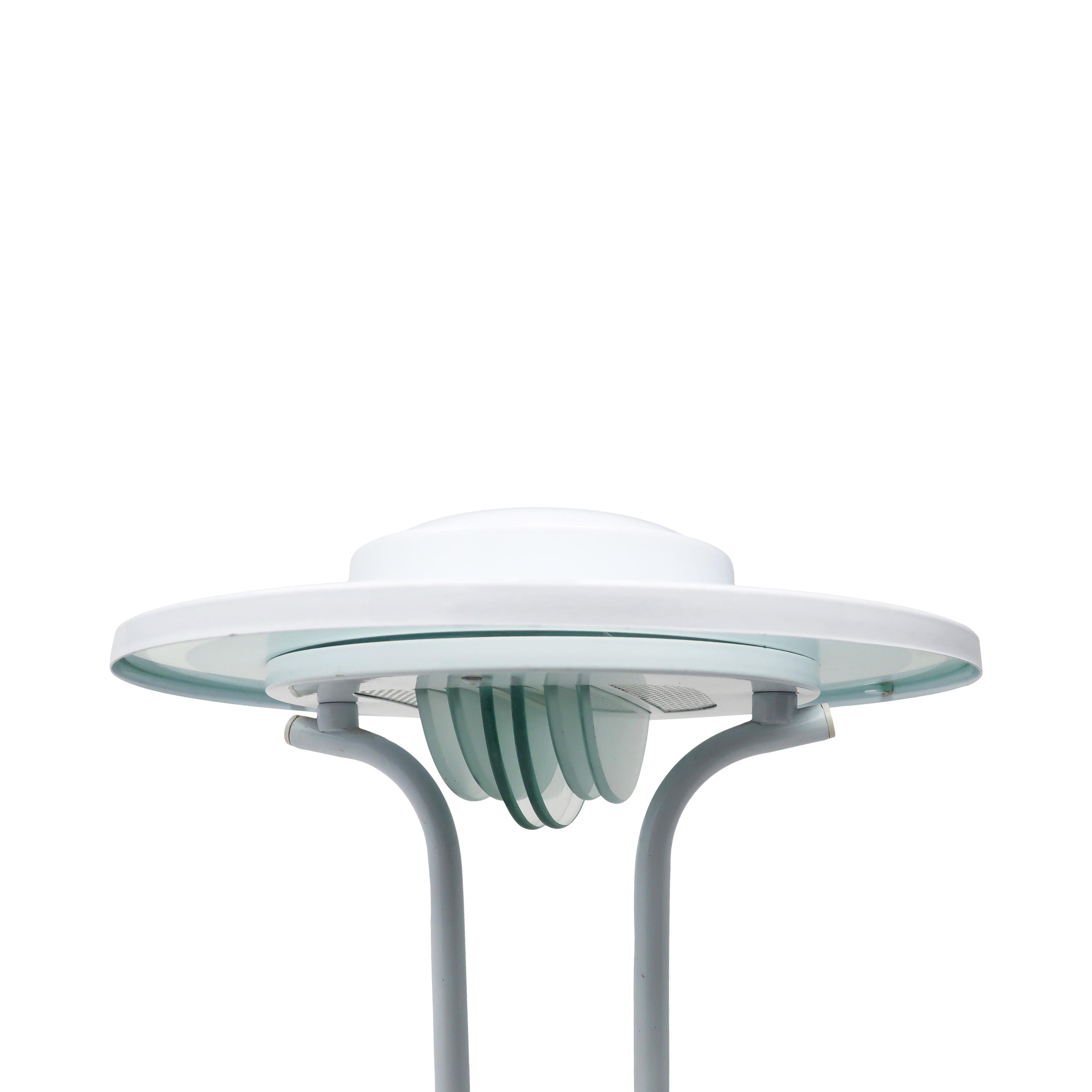 20ième siècle Lampe de table blanche postmoderne des années 1980 par Nadair en vente
