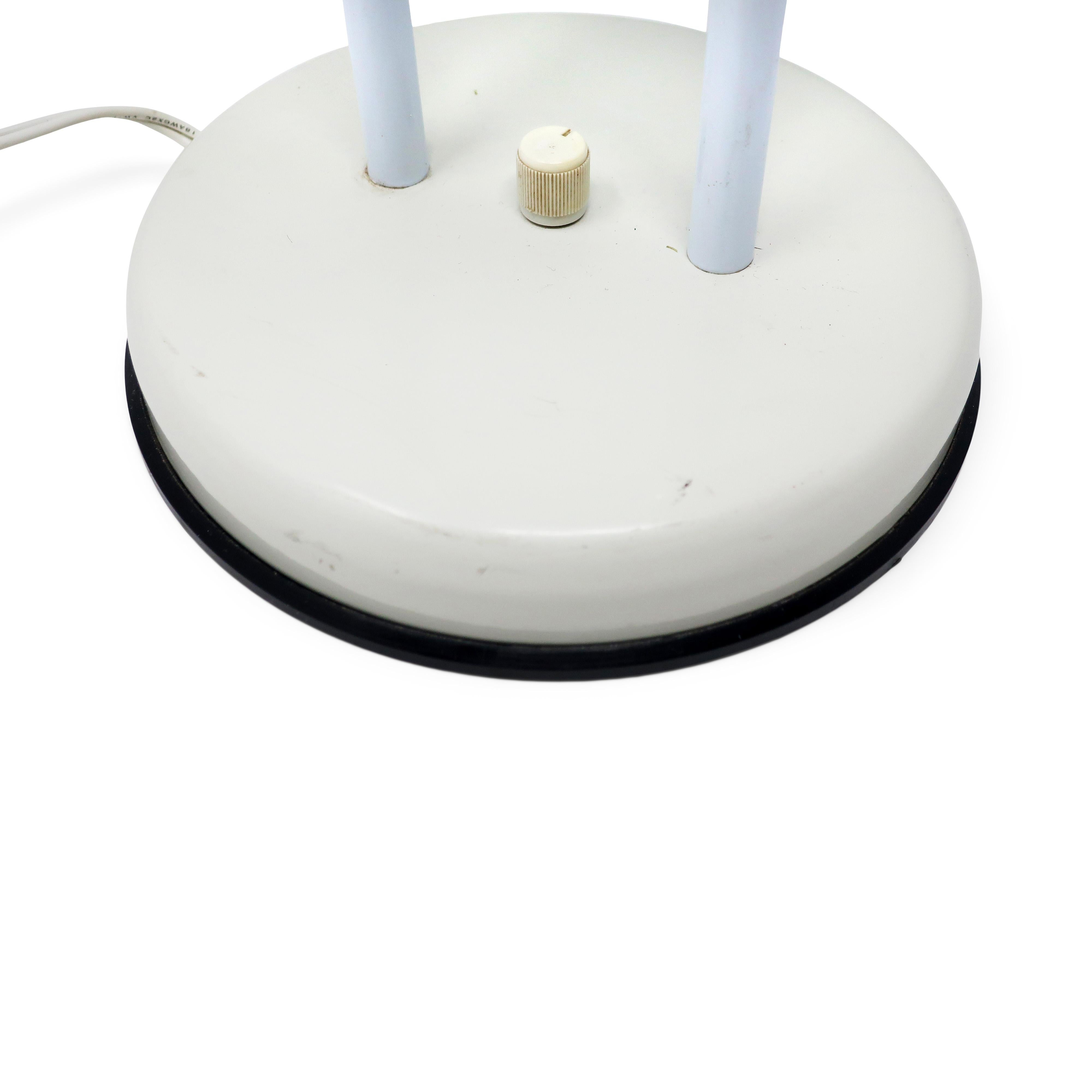 1980s Postmodern White Table Lamp by Nadair In Good Condition For Sale In Brooklyn, NY