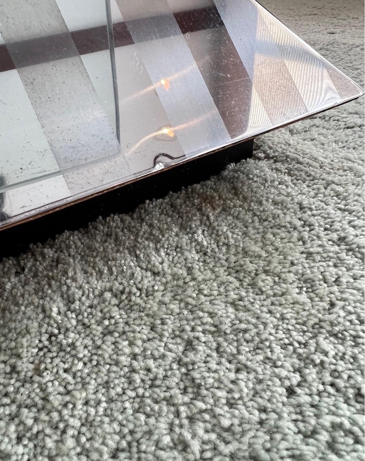 North American 1980s Postmorden Chrome Mirrored Pyramid Coffee Table For Sale