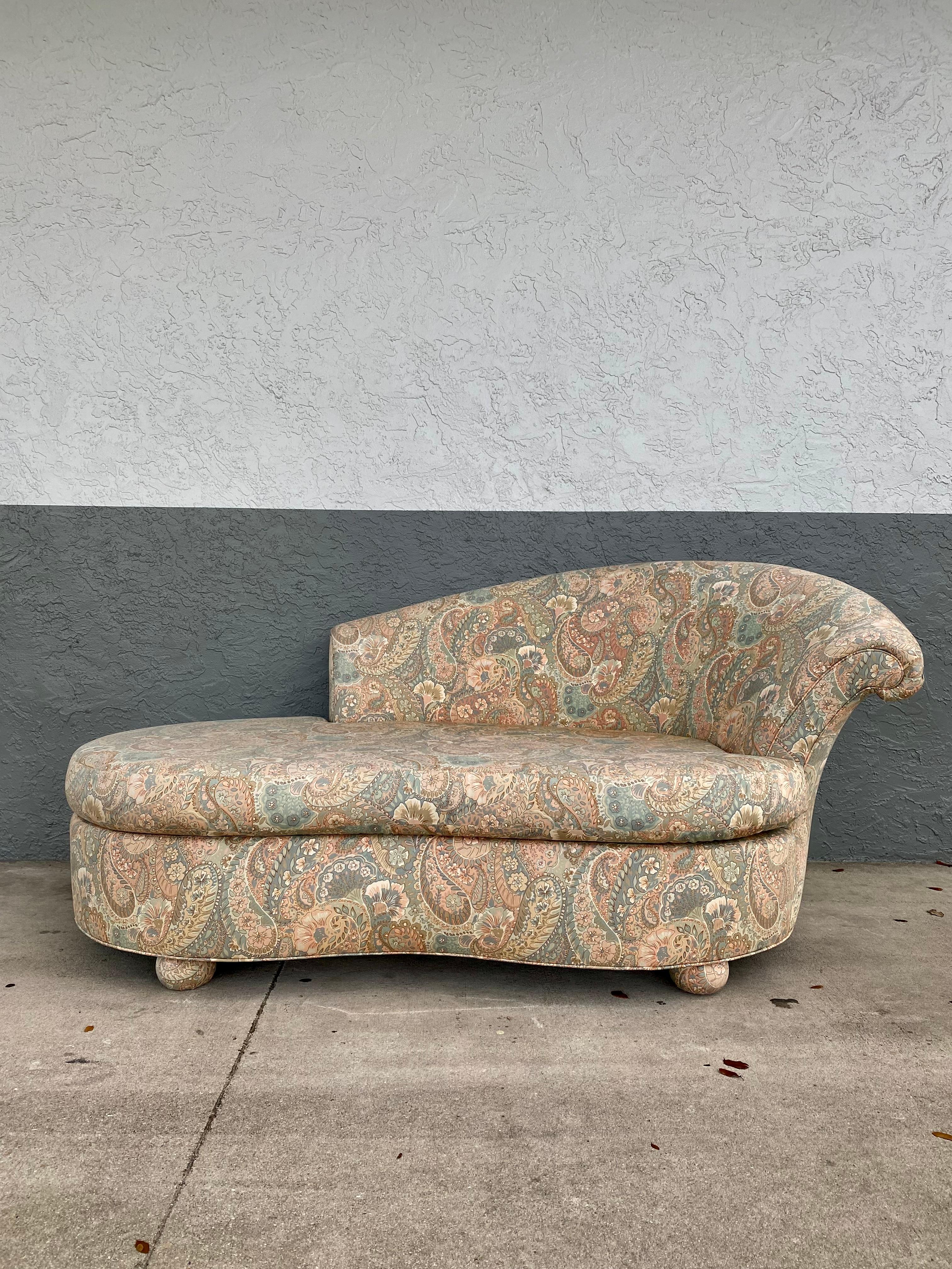 1980s Preview Paisley Kidney Sculptural Chaise For Sale 4