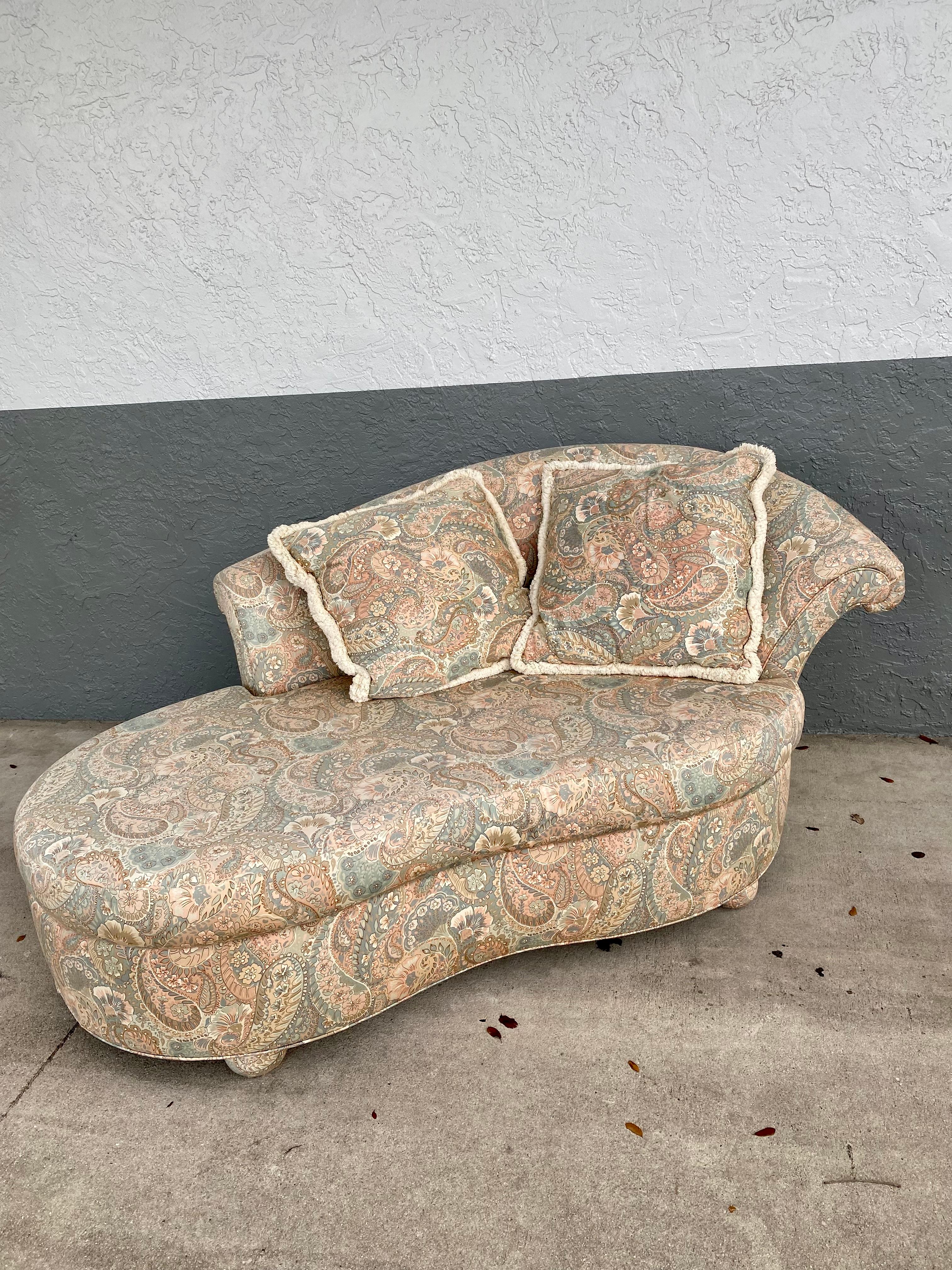 1980s Preview Paisley Kidney Sculptural Chaise In Good Condition For Sale In Fort Lauderdale, FL