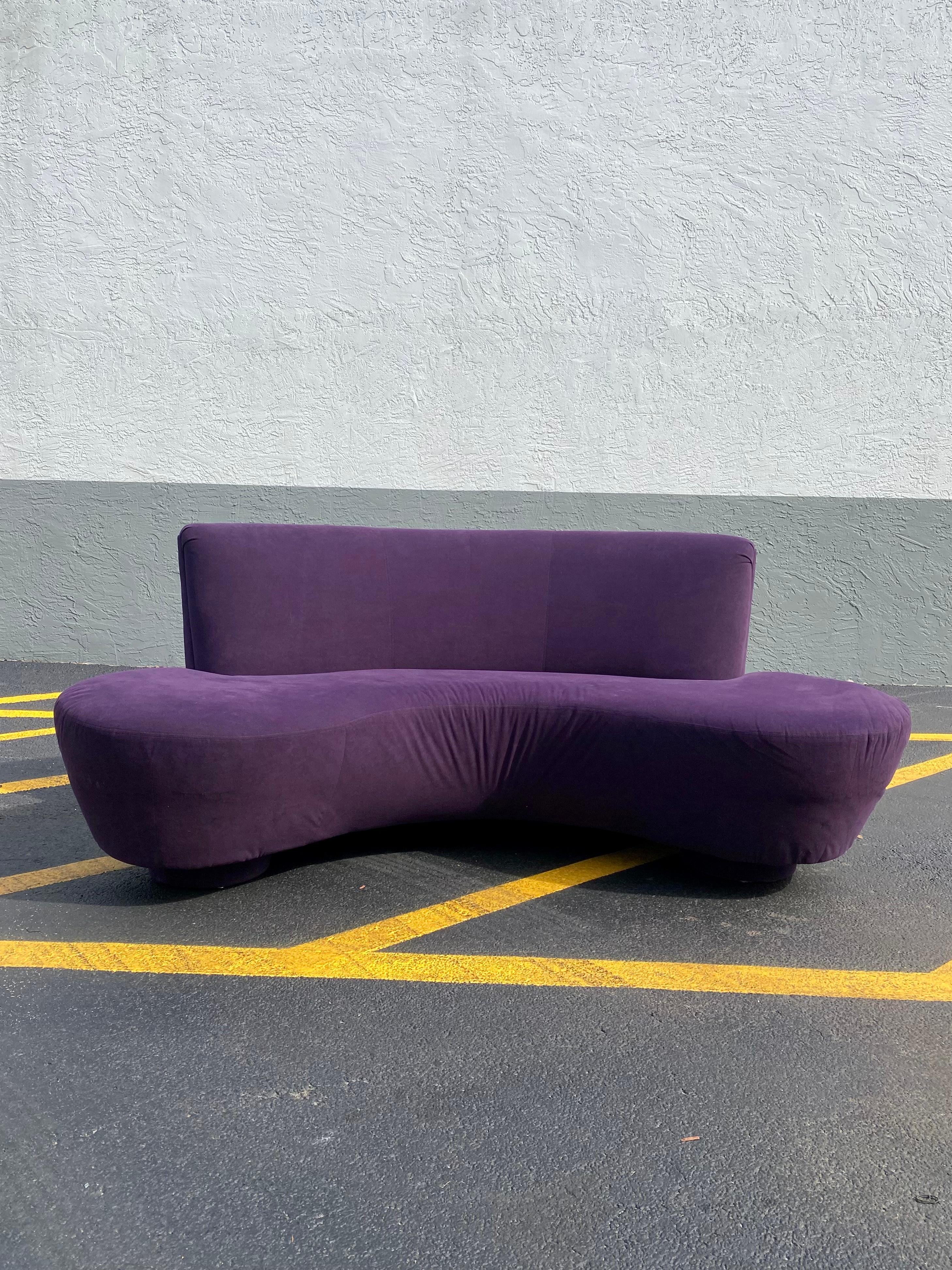 On offer on this occasion is one of the most stunning, purple microfiber cloud sofa you could hope to find. Outstanding design is exhibited throughout. The beautiful sofa is statement piece which is also extremely comfortable and packed with