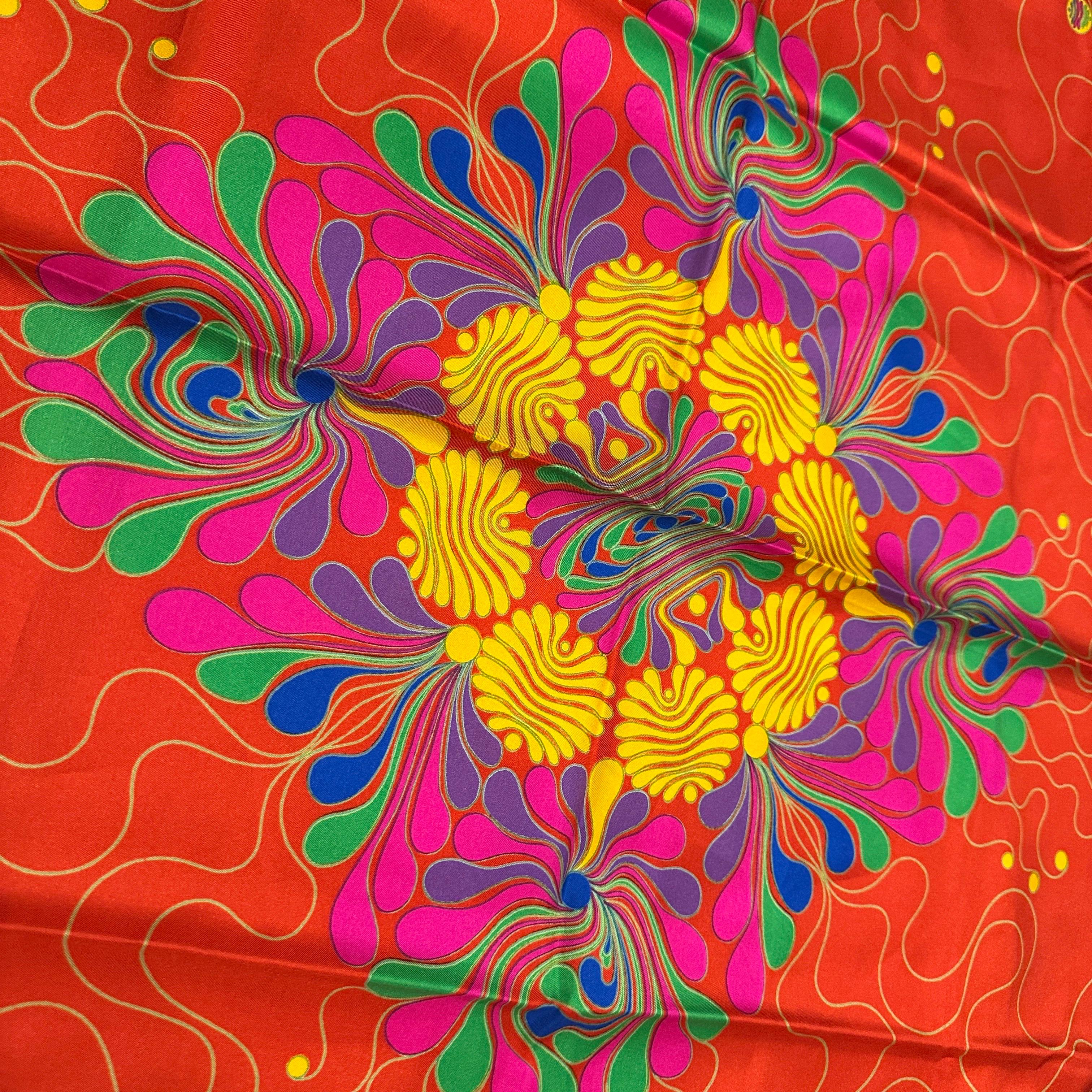 1980er Psychedelisches Blumenmuster Seidenschal von Jean Patou im Angebot 2
