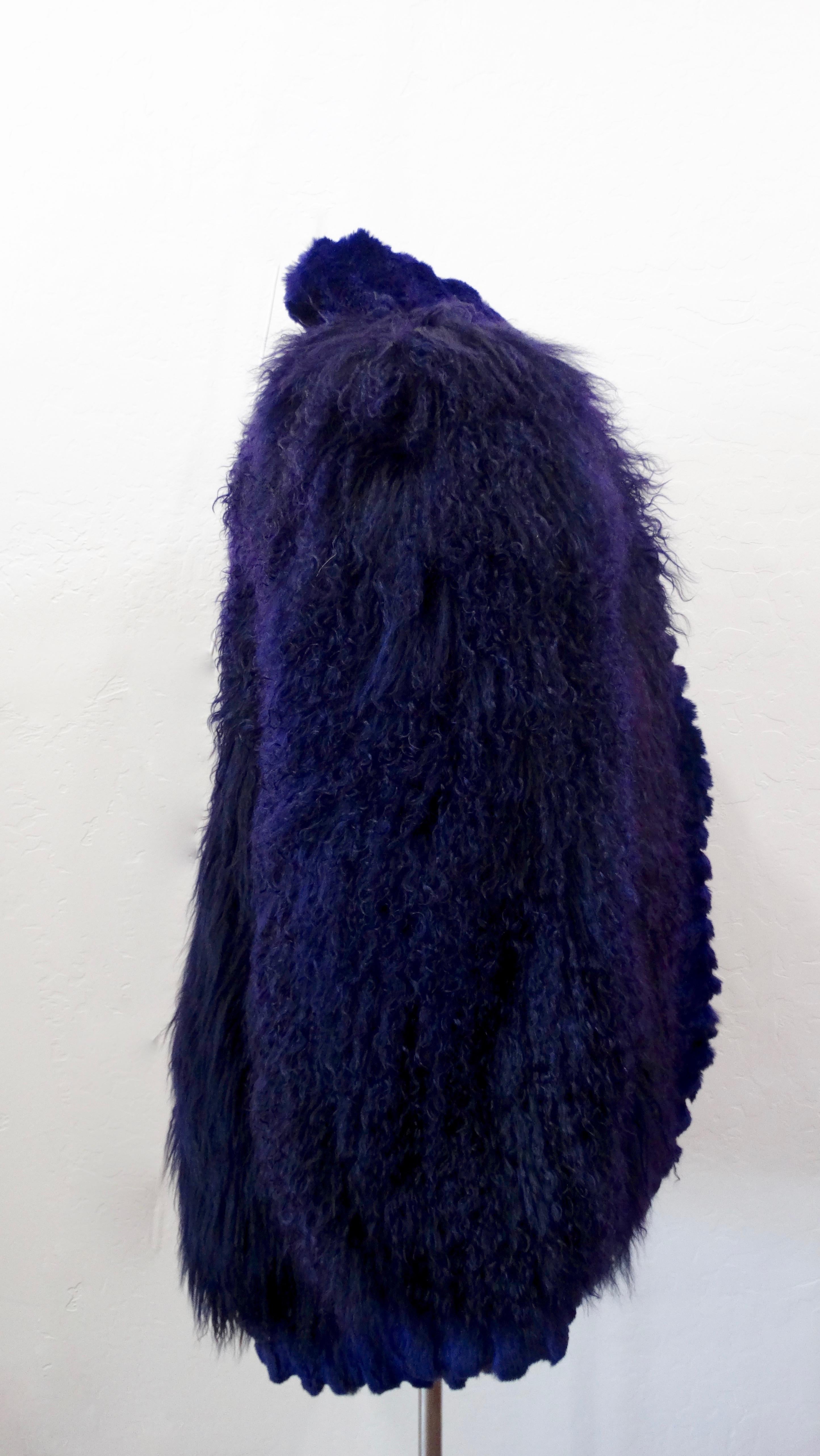 Veste en fourrure d'agneau de Mongolie violette surdimensionnée des années 1980  en vente 5