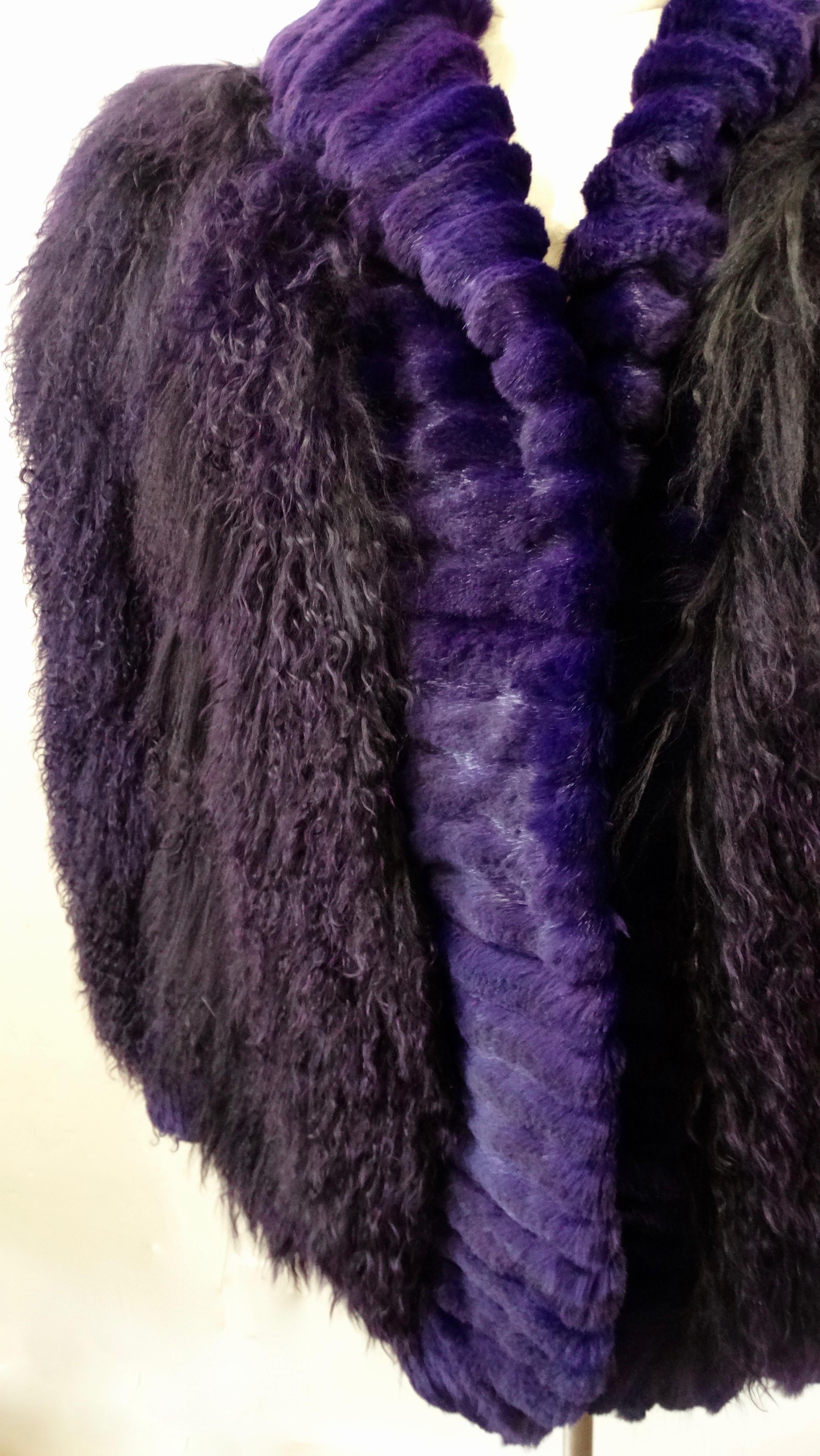 Veste en fourrure d'agneau de Mongolie violette surdimensionnée des années 1980  en vente 6