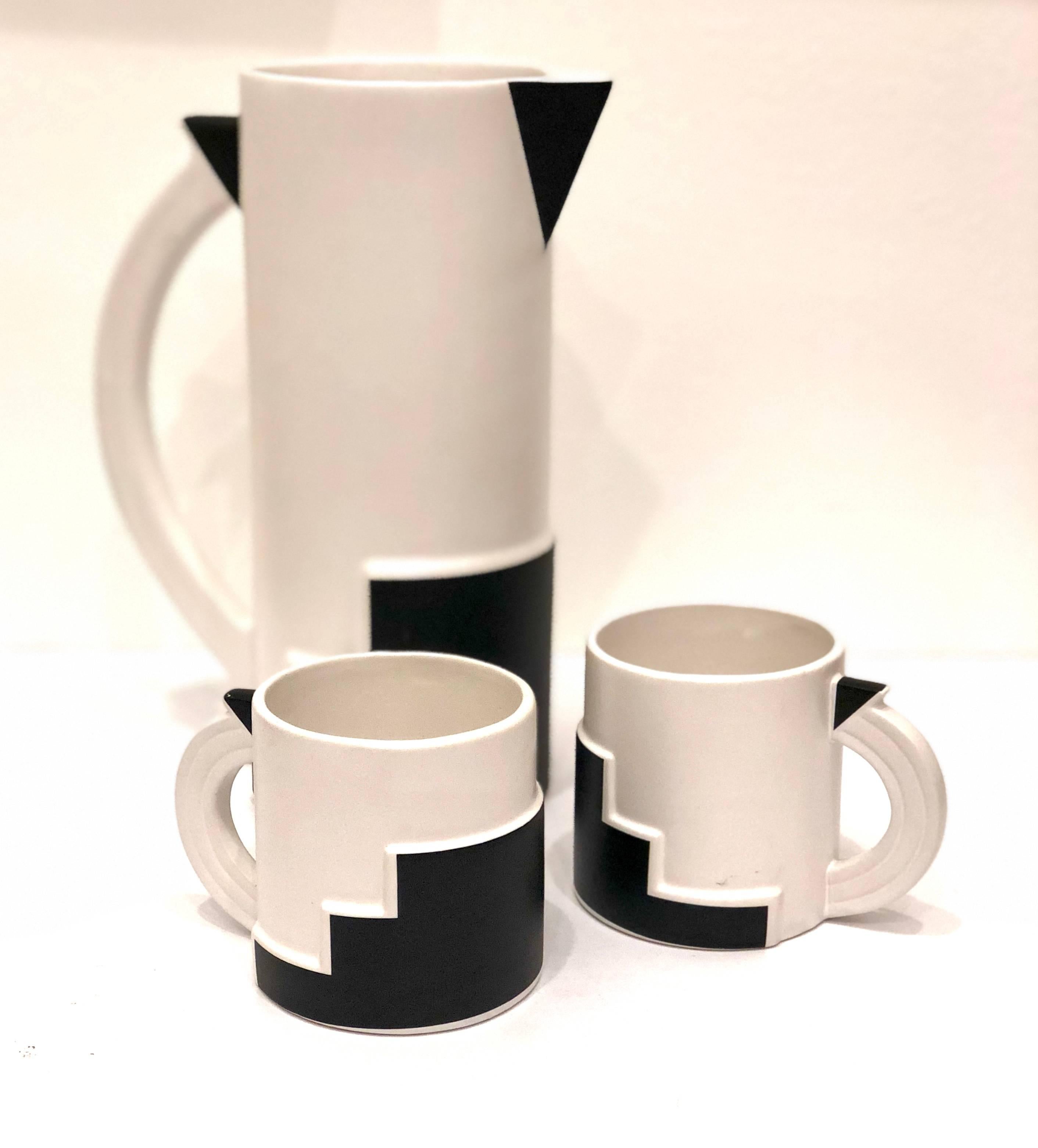 Art Deco design on these rare three-piece set designed by Kato Kogei for Fujimori the Manhattan collection in excellent condition no chips or cracks.
