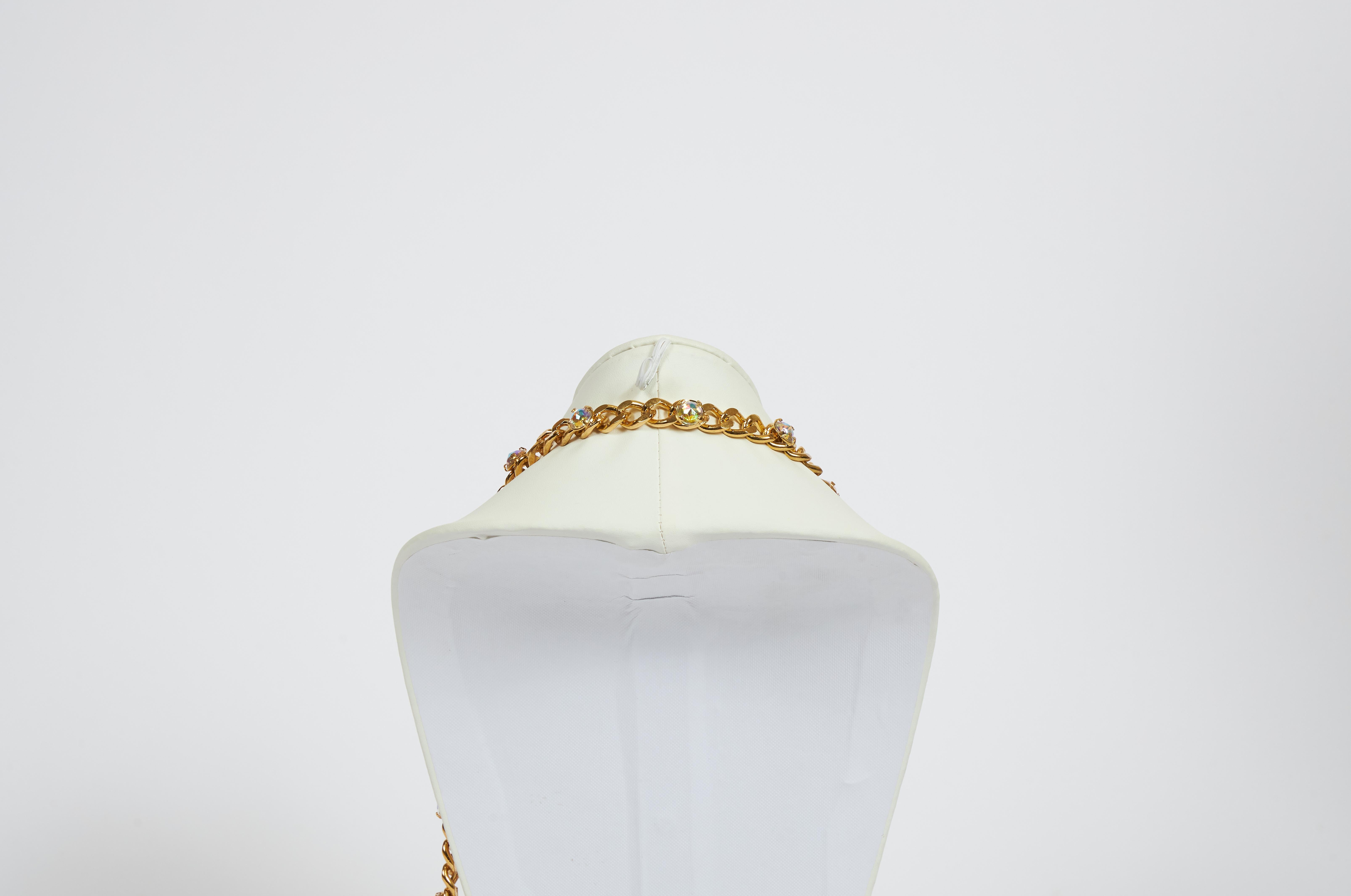 Raro Vintage Chanel anni '80: collana o cintura con strass a 4 fili d'oro In condizioni ottime in vendita a West Hollywood, CA