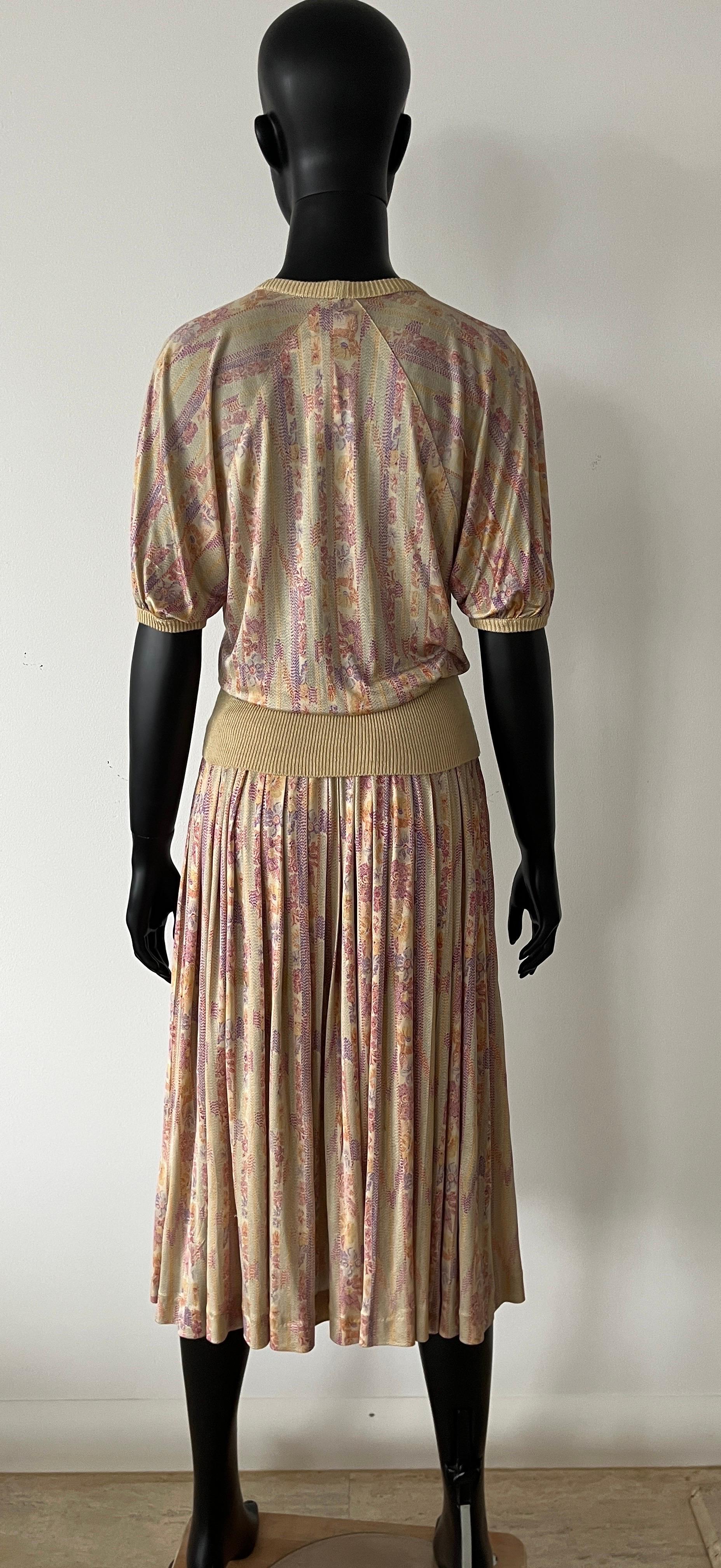 1980 Rare Vintage MISSONI FLORAL SILK skirt. Le haut est vendu ! en vente 2