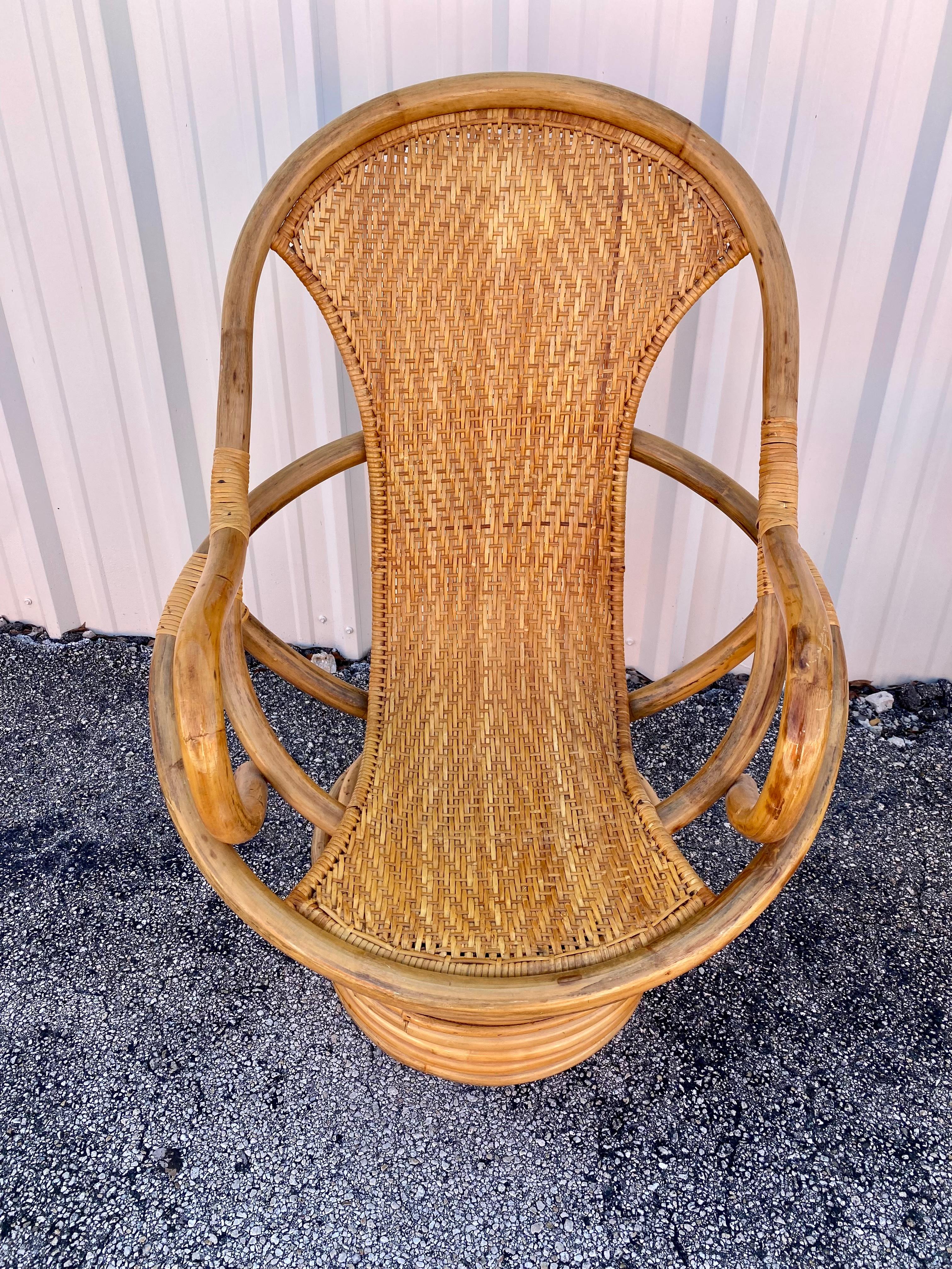 1980s Rattan Coastal Sculptural Swivel Chairs, set of 2 For Sale 6