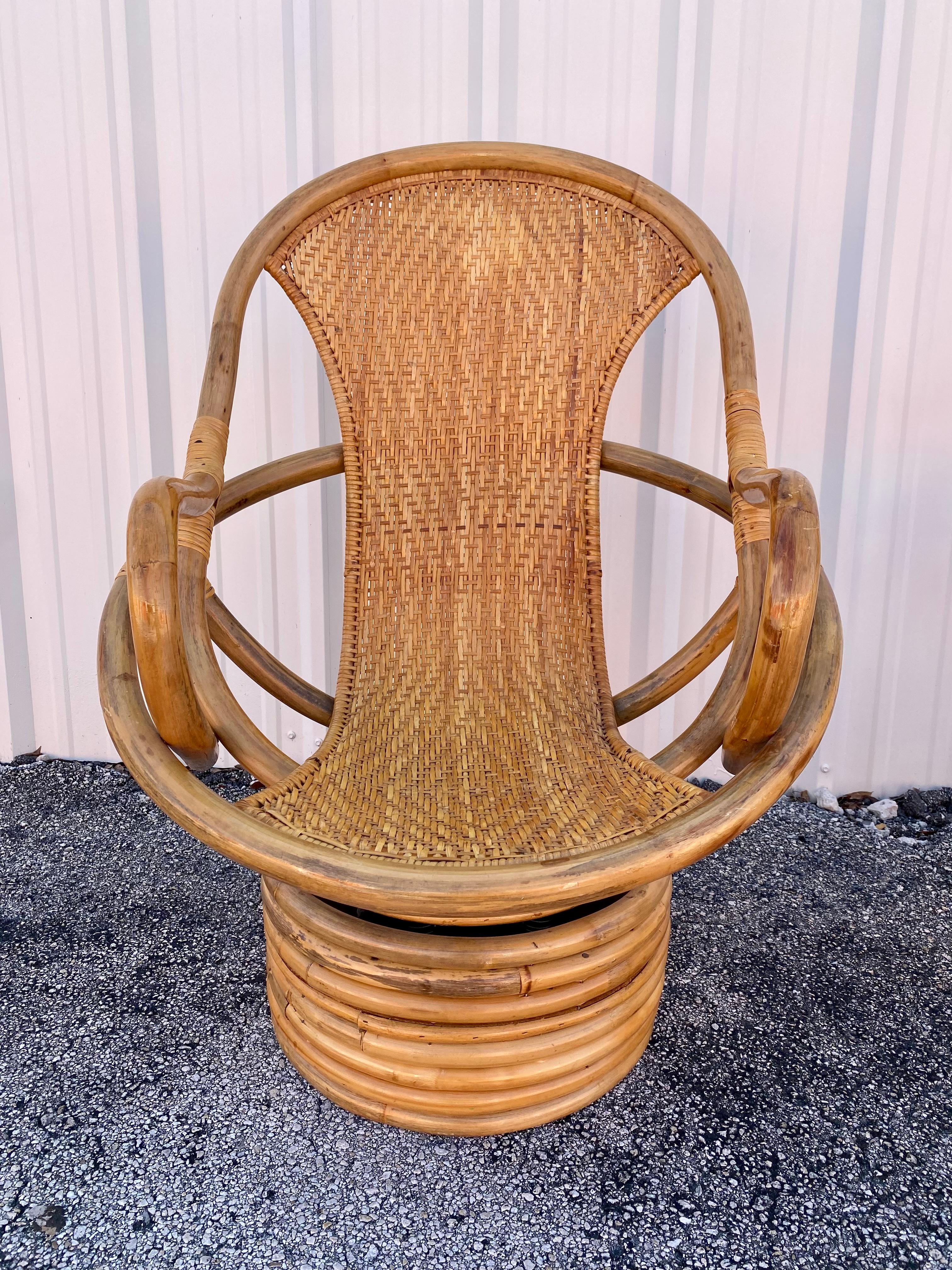 1980s Rattan Coastal Sculptural Swivel Chairs, set of 2 For Sale 7
